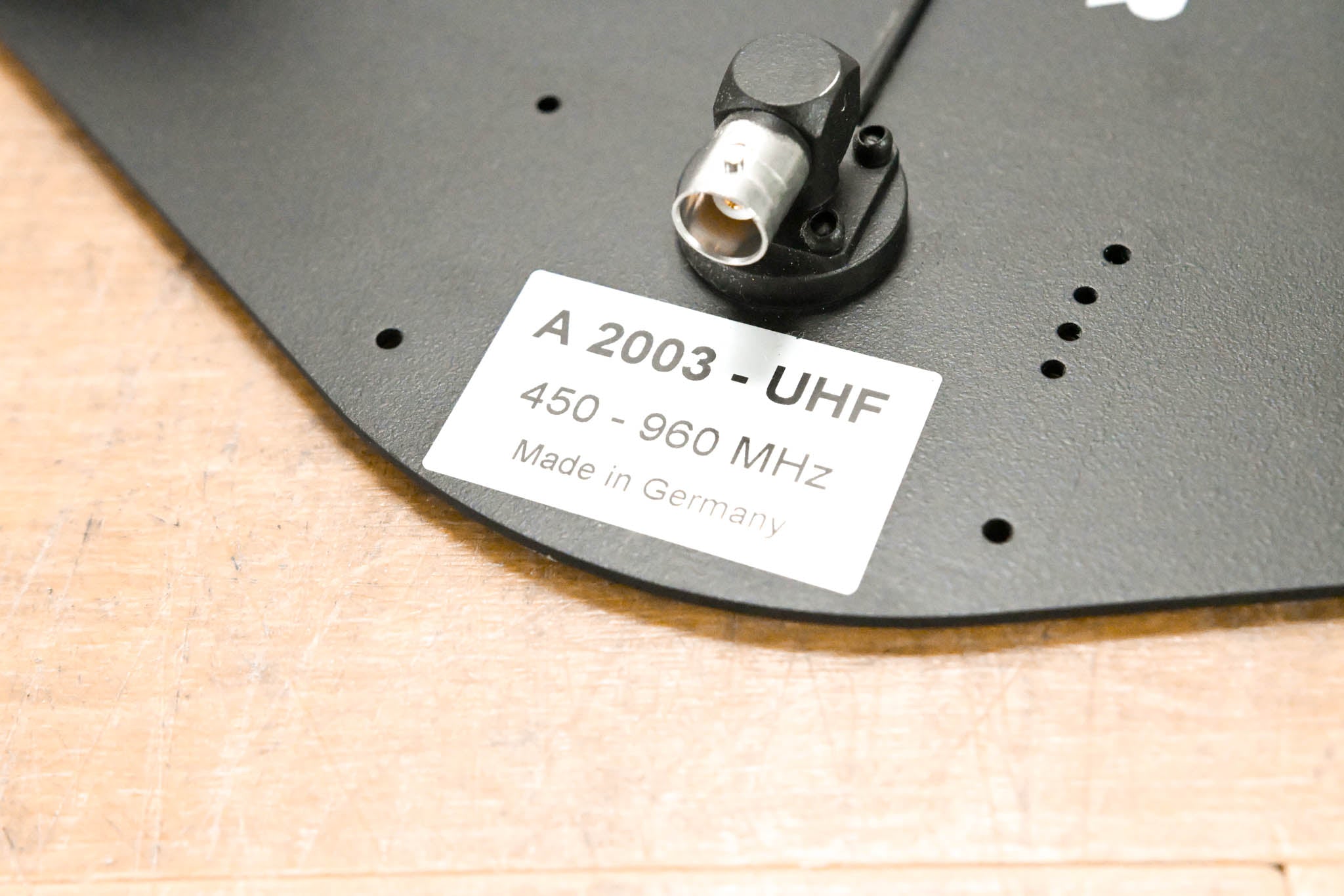 Sennheiser A 2003-UHF Passive Directional Antenna