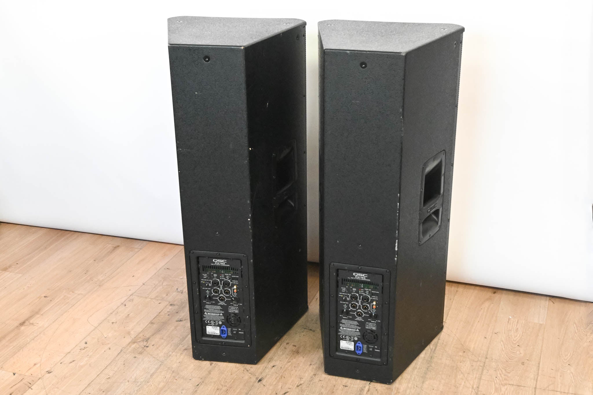 QSC KW153 1000W 15" Three-Way Active Loudspeaker (PAIR)