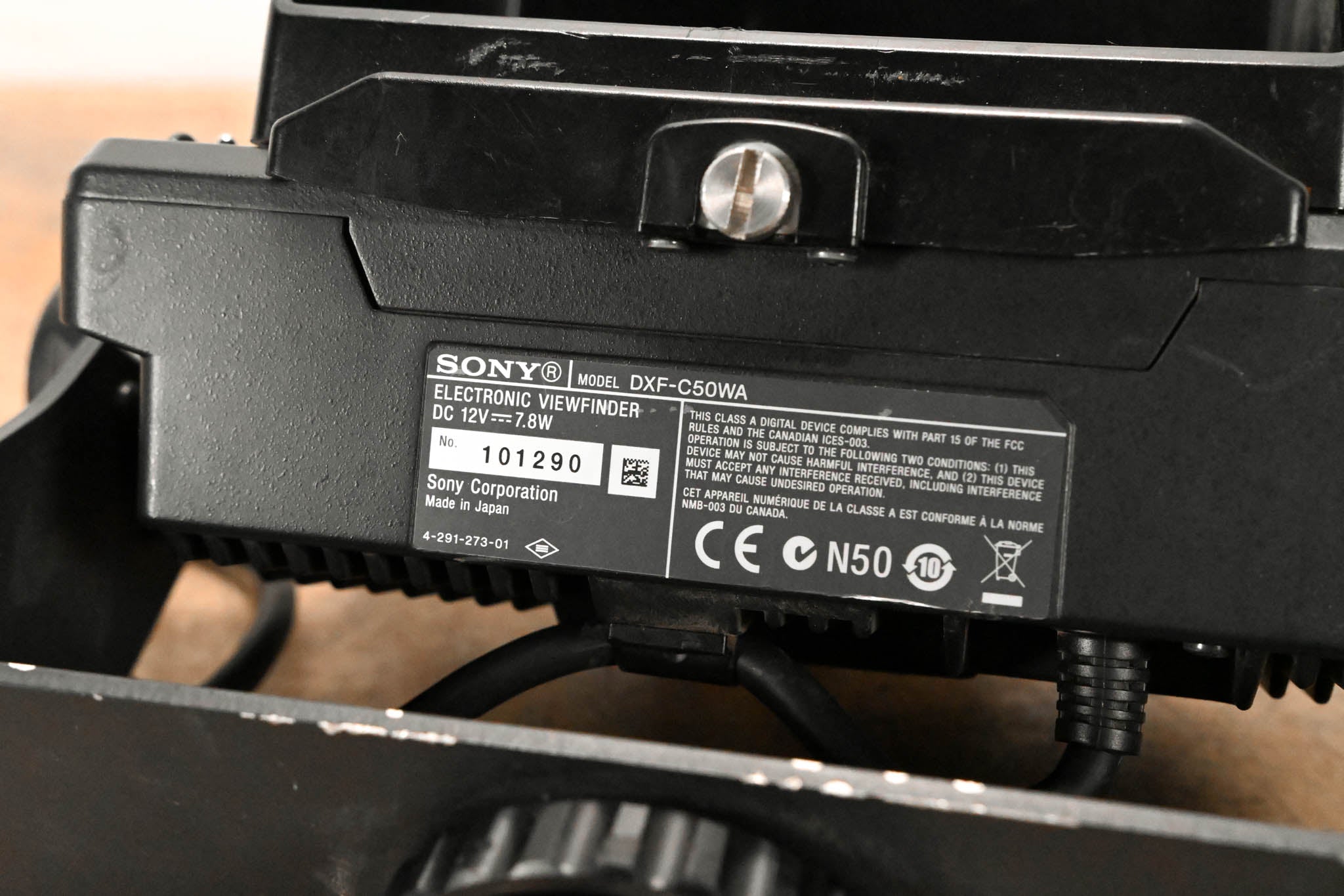 Sony DXF-C50WA 5-inch LCD Color Viewfinder for HXC-D70 SD/HD Camera