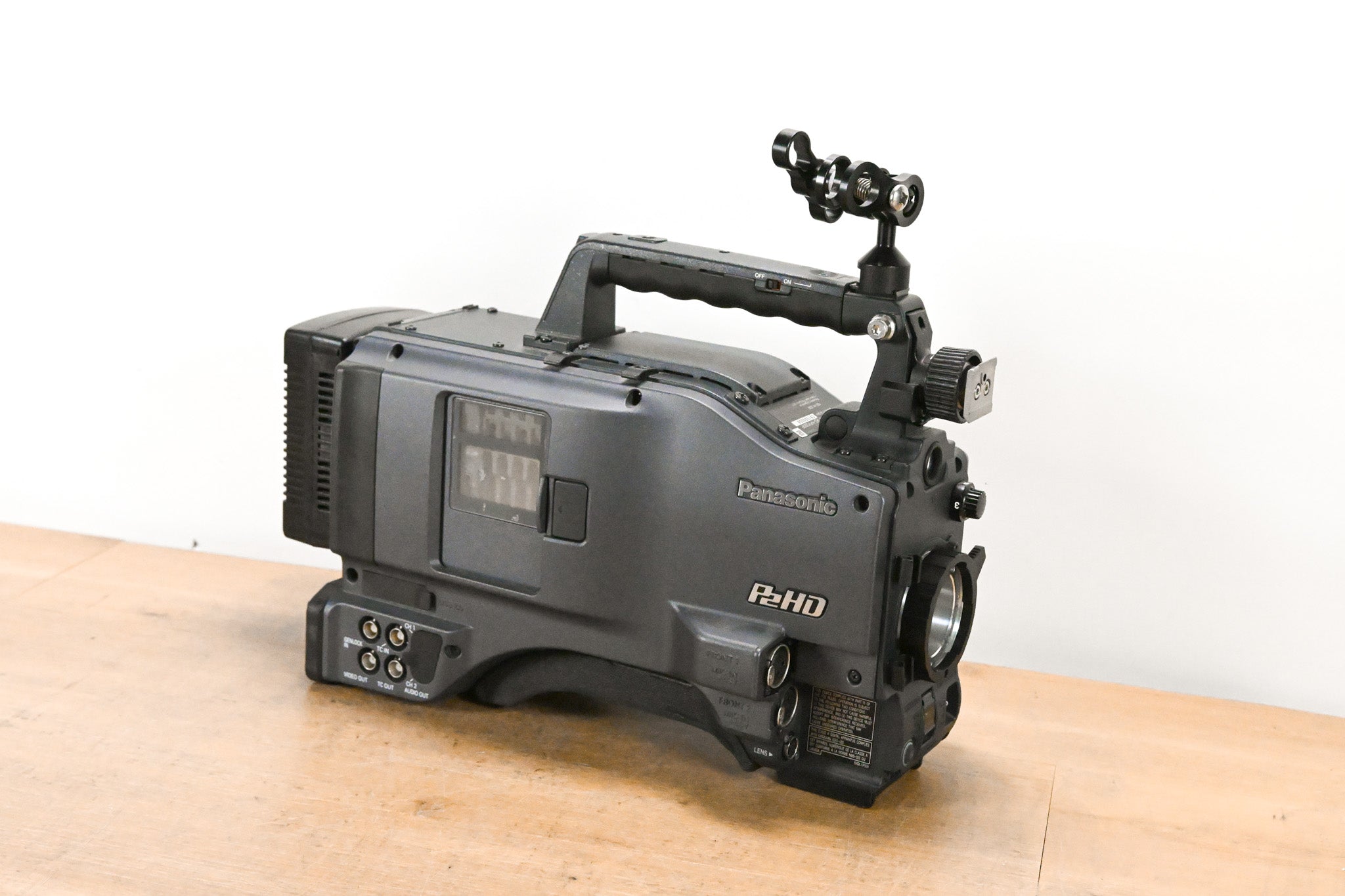 Panasonic AG-HPX500P 2/3" Shoulder-Mounted P2HD Camcorder