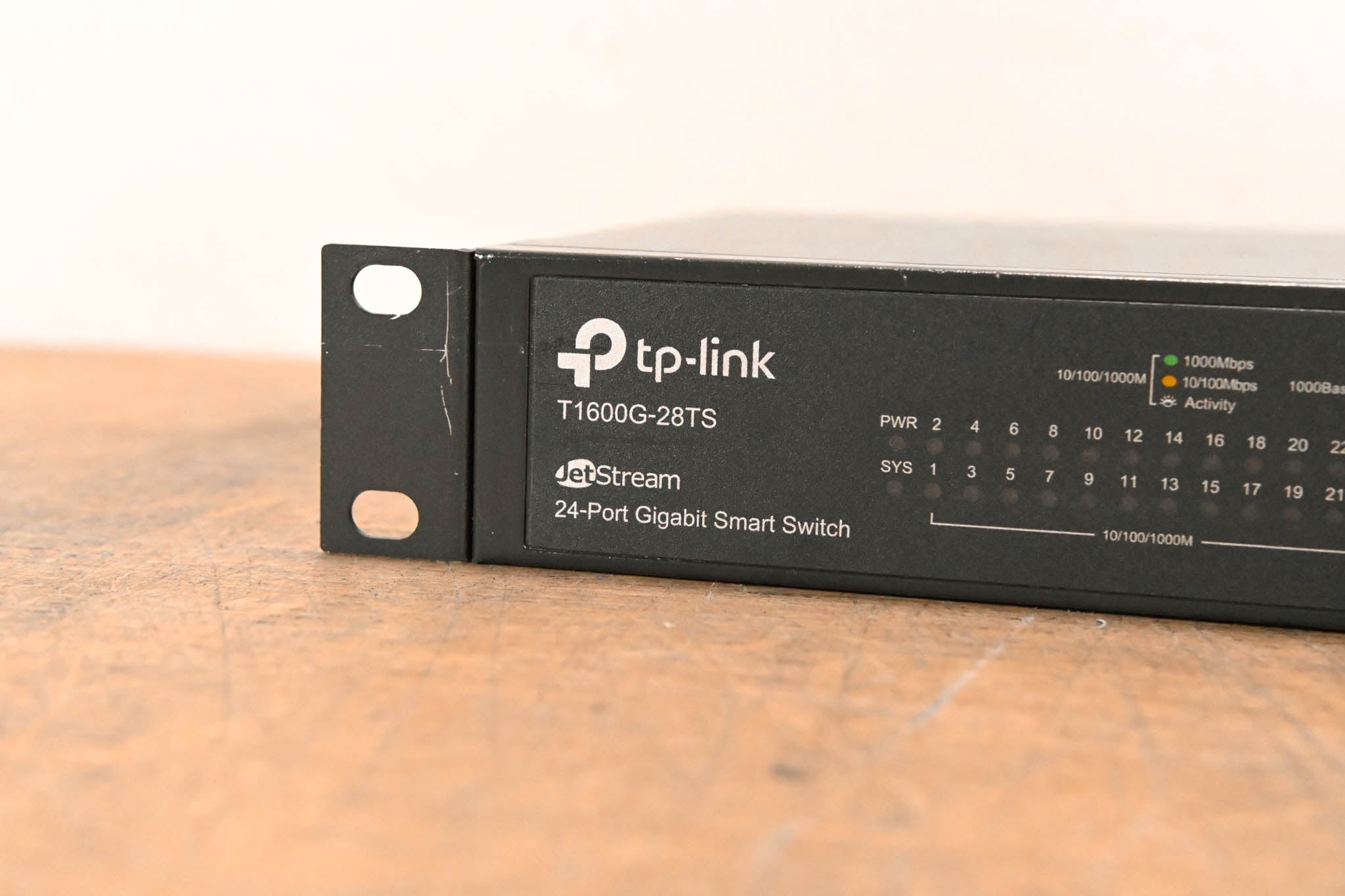 TP-Link T1600G-28TS 24-Port Gigabit Smart Switch