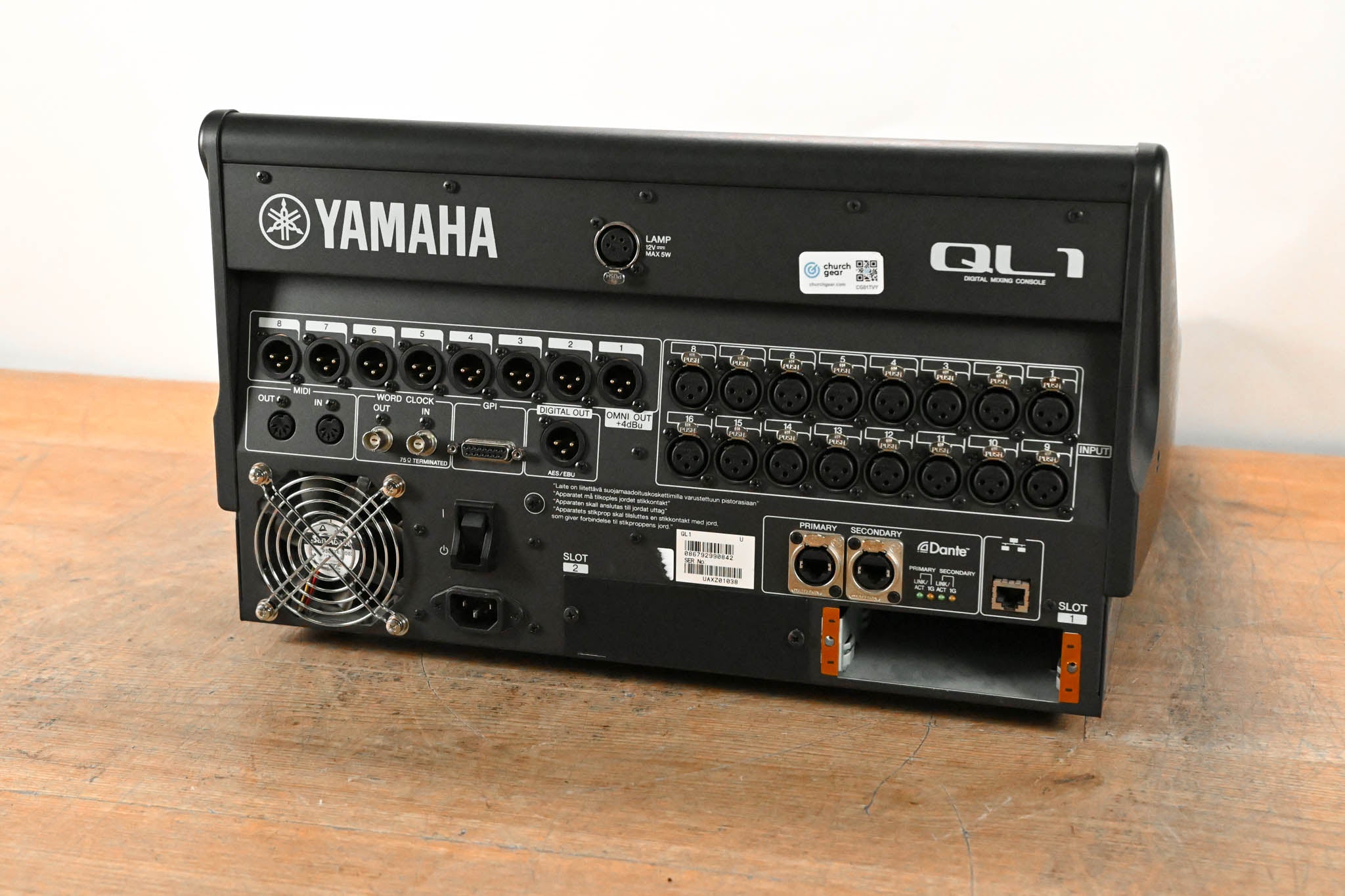 Yamaha QL1 16-Input / 8-Output Digital Mixing Console