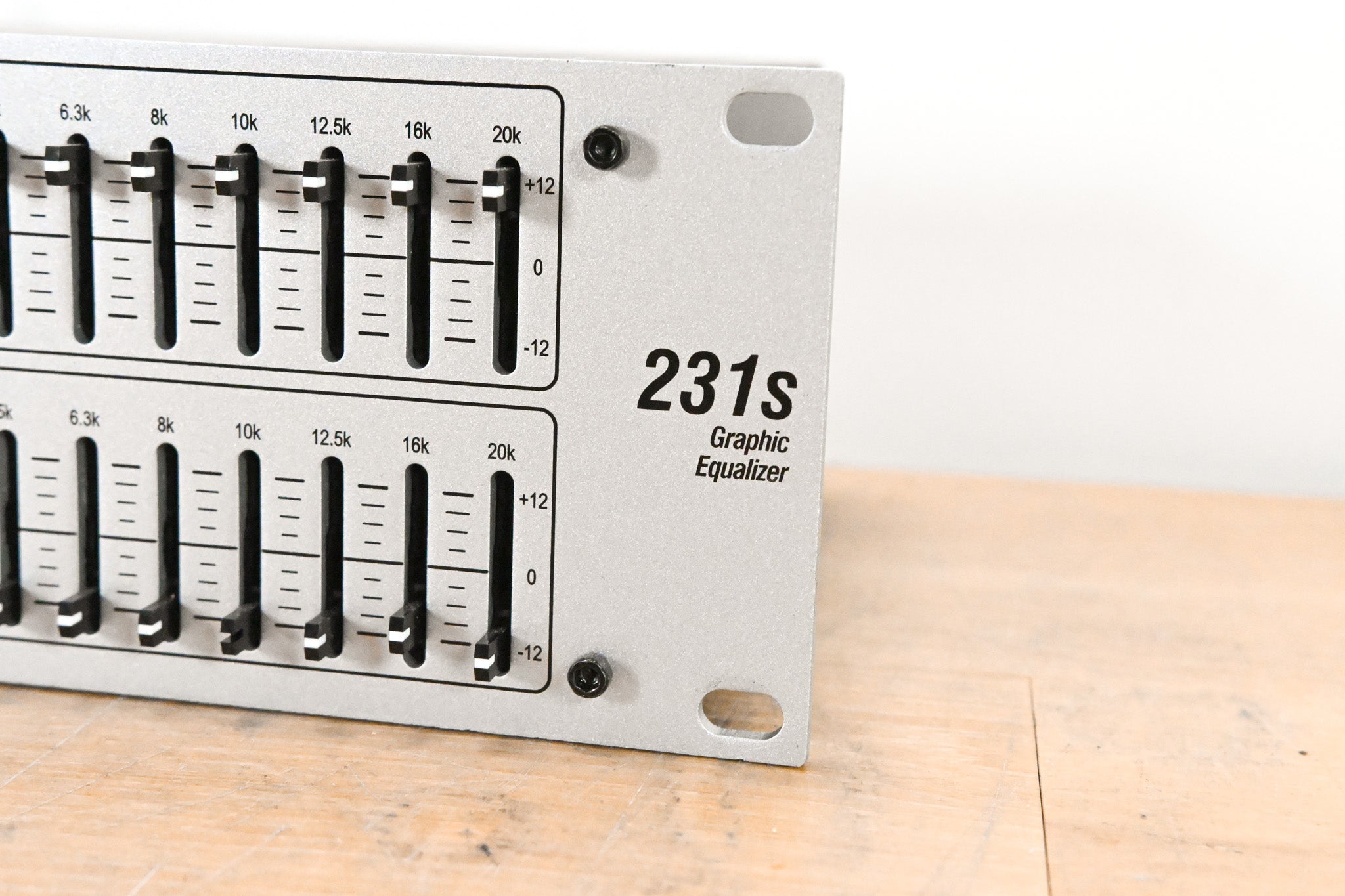 dbx 231s Two-Channel 31-Band Equalizer
