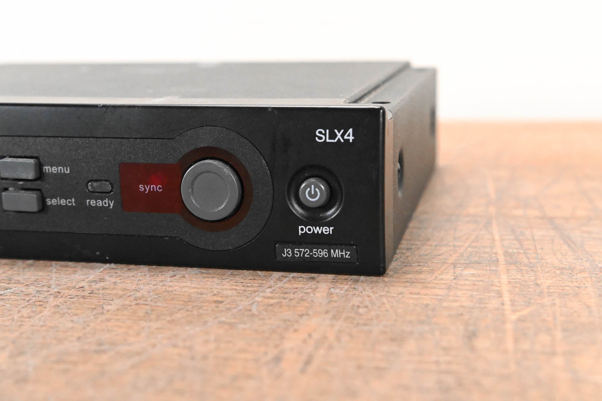 Shure SLX4 Wireless Receiver - J3 Band: 572-596 MHz (NO POWER SUPPLY)