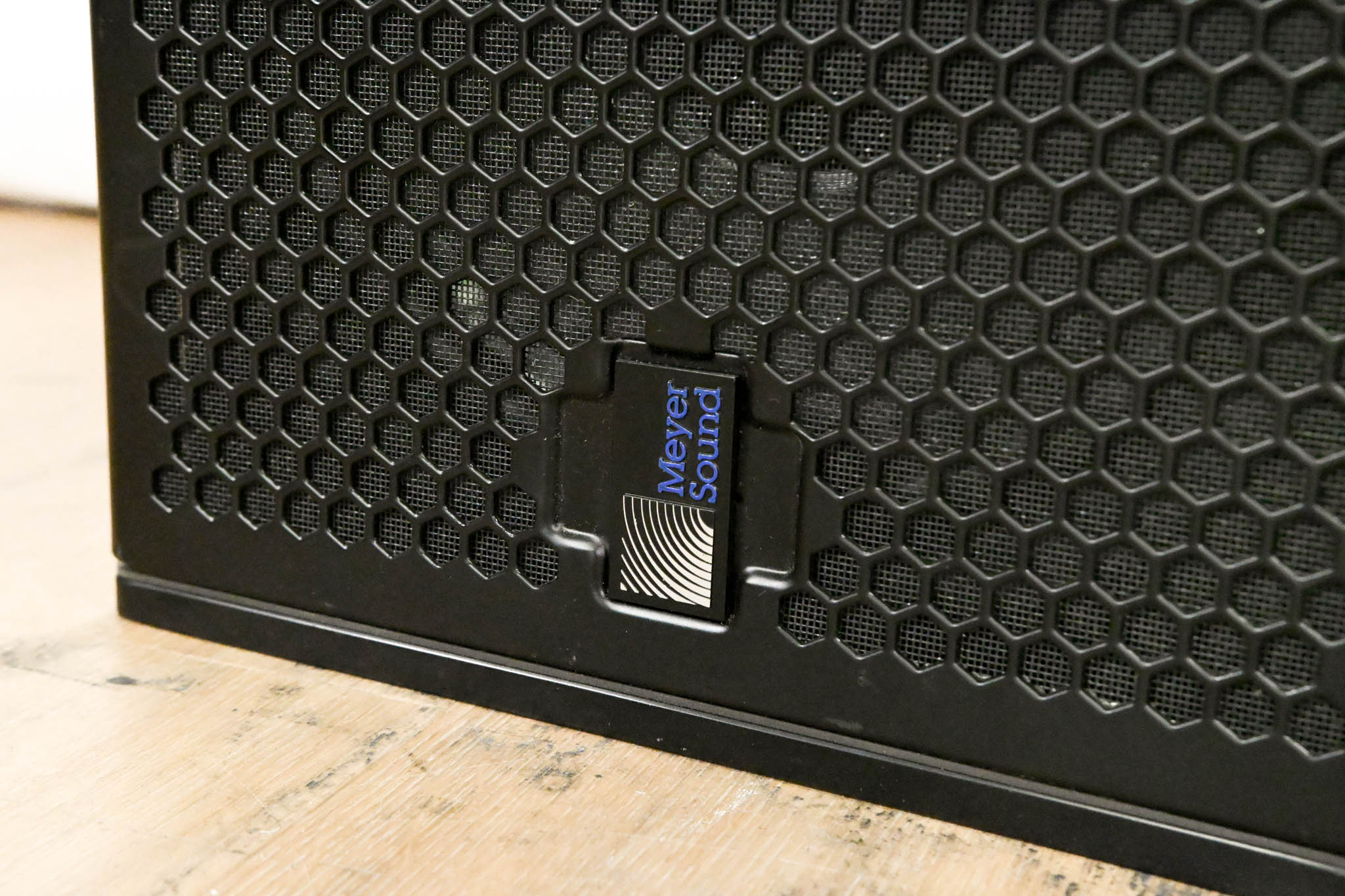 Meyer Sound UPJ-1P Compact VariO Loudspeaker (PAIR)