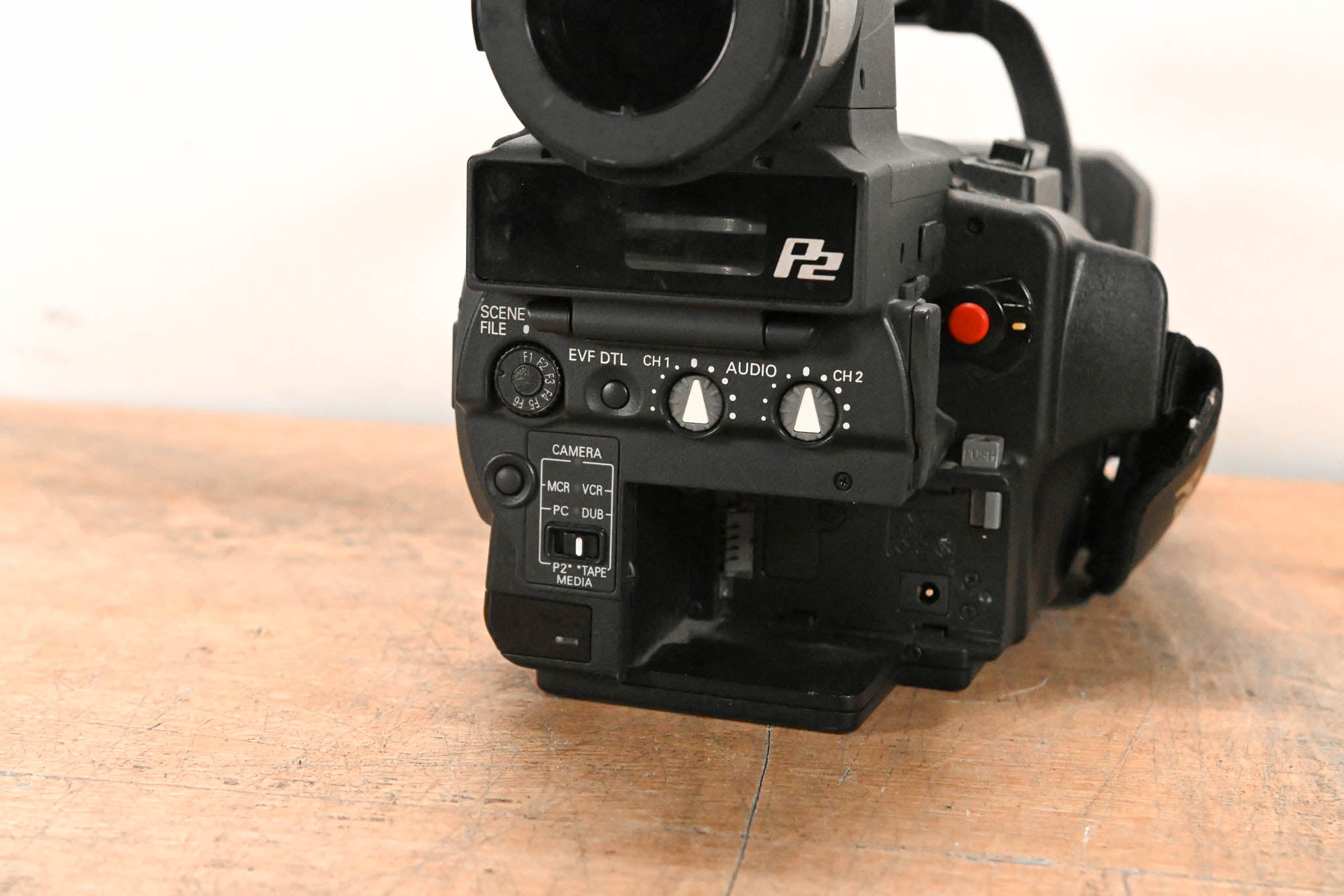 Panasonic AG-HVX200 3-CCD P2/DVCPRO HD Camcorder
