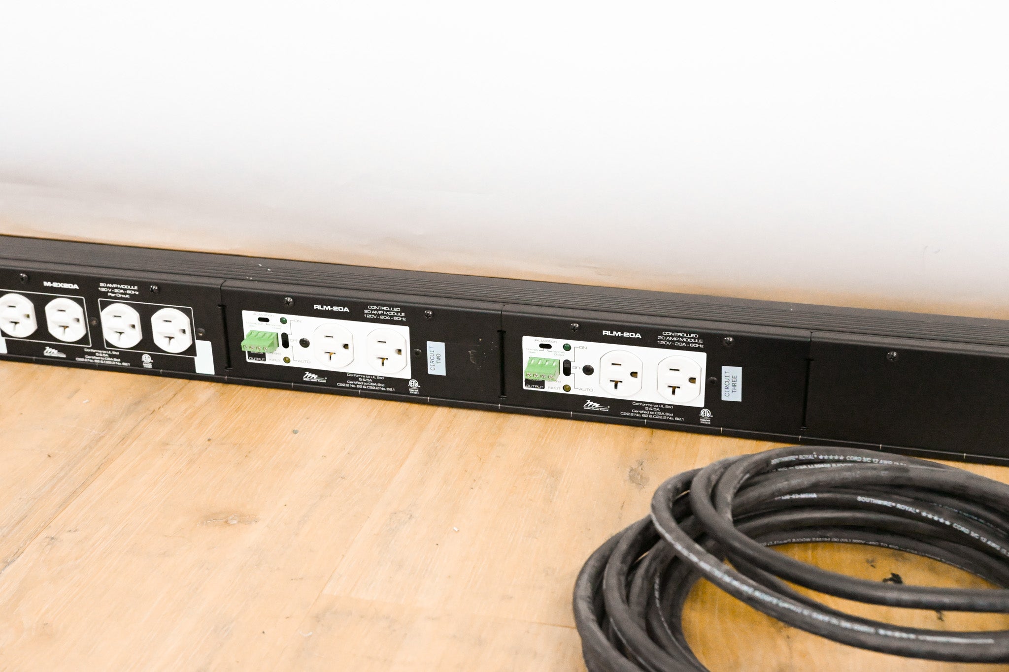 Middle Atlantic MPR-8A Raceway 72" Modular Power Strip w/ 7 Modules