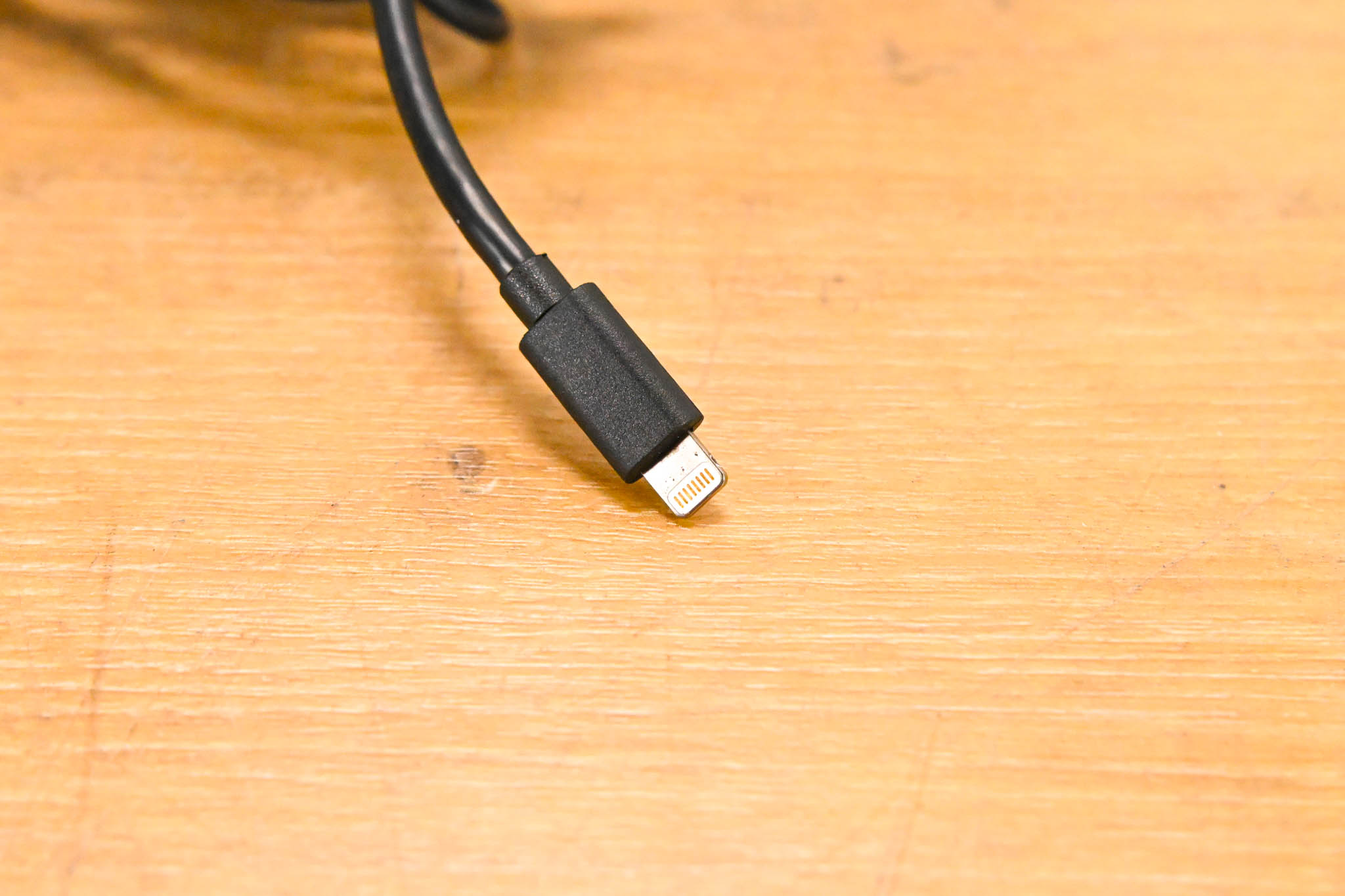IK Multimedia iRig PowerBridge Power Source - Lightning Adapter