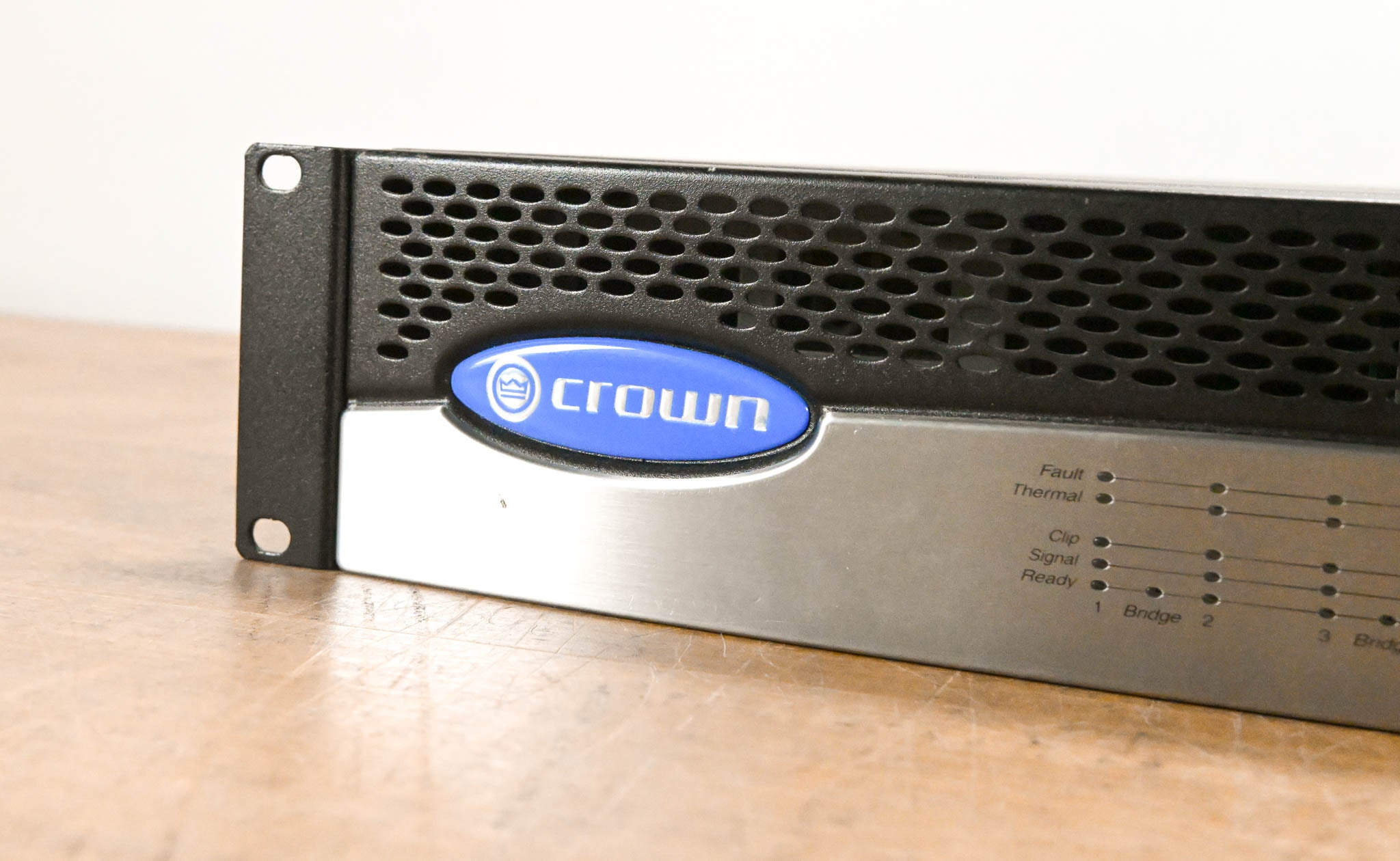 Crown CTs 4200 Four-Channel, 260W Power Amplifier