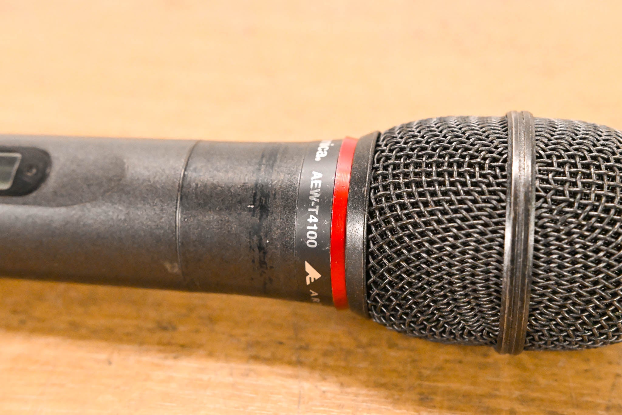Audio-Technica ATW-R3100bC Receiver w/AEW-T4100 Mic: 541-566MHz (NO PSU)