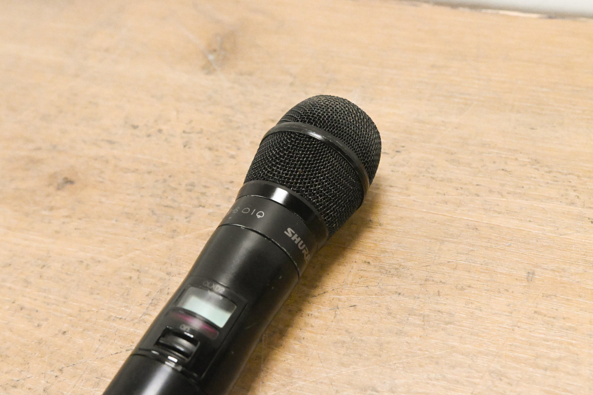 Shure QLXD24/KSM9HS Digital Handheld Wireless System - G50 Band (NO PSU)