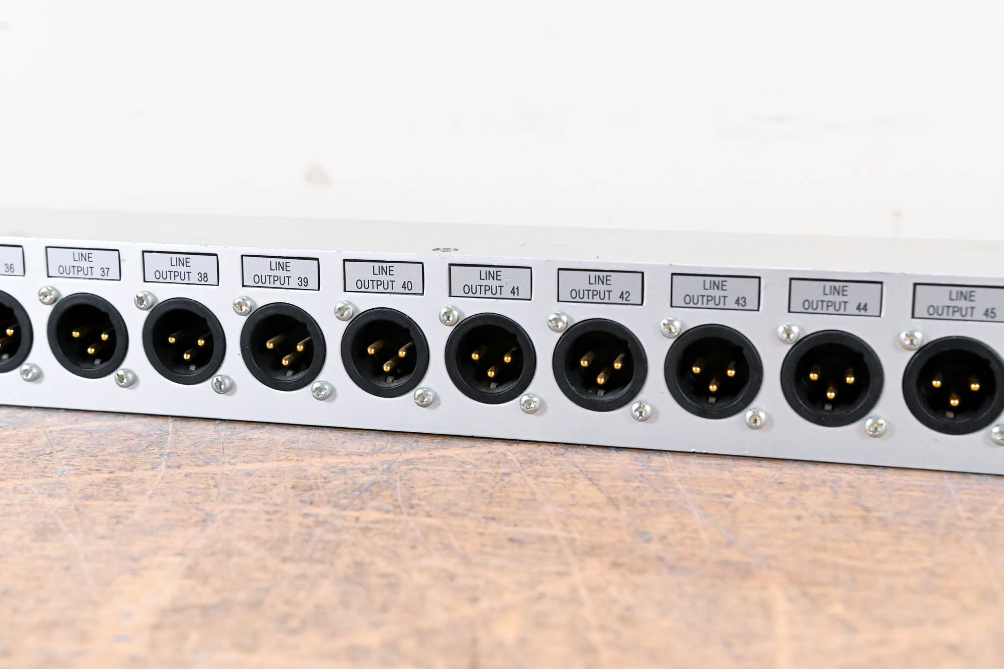 Studer D21m Modular I/O - 16x Line Outputs to 2x DB25 Connectors