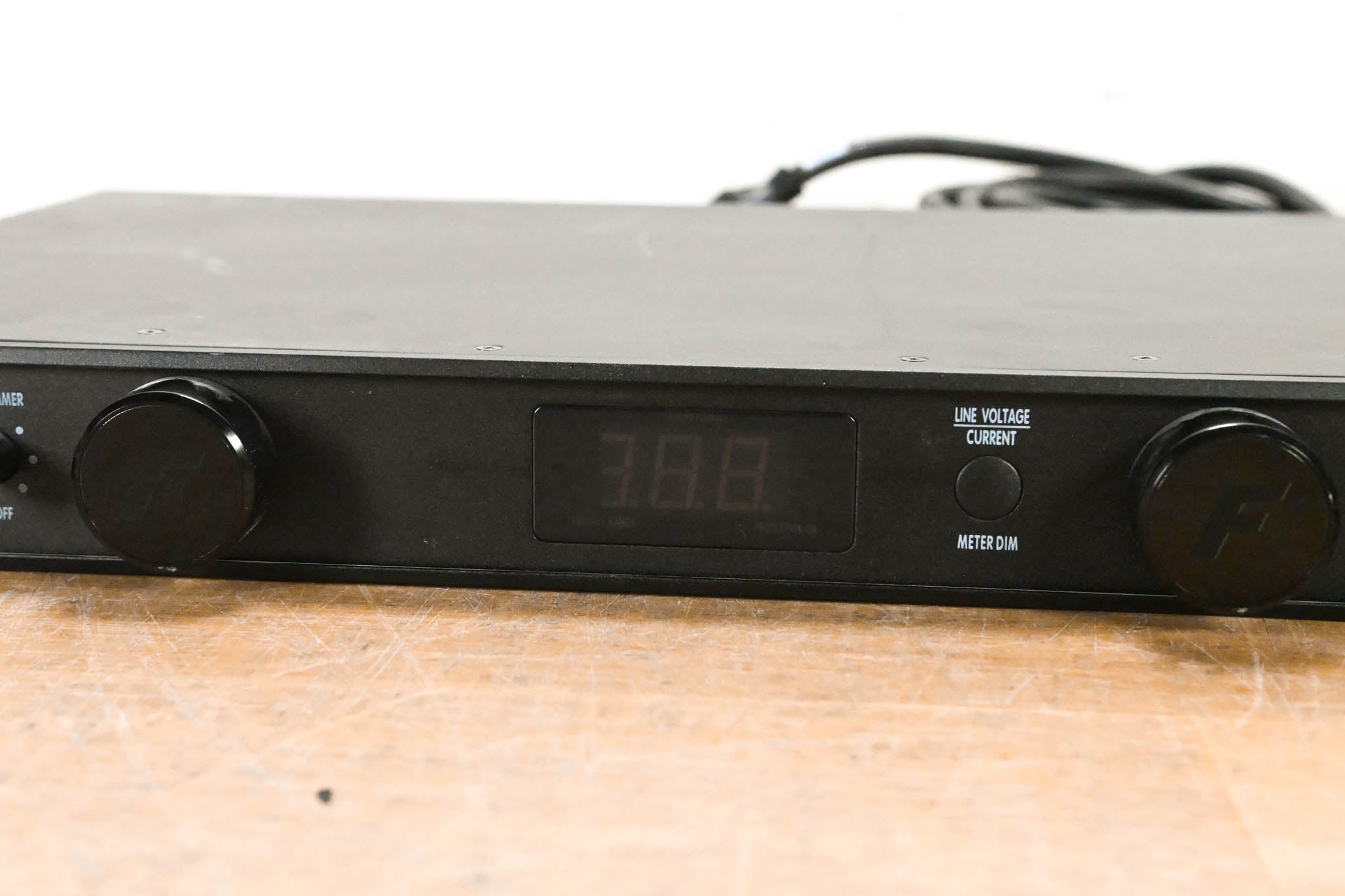 Furman PL-PLUS DMC Power Conditioner with Voltmeter/Ammeter