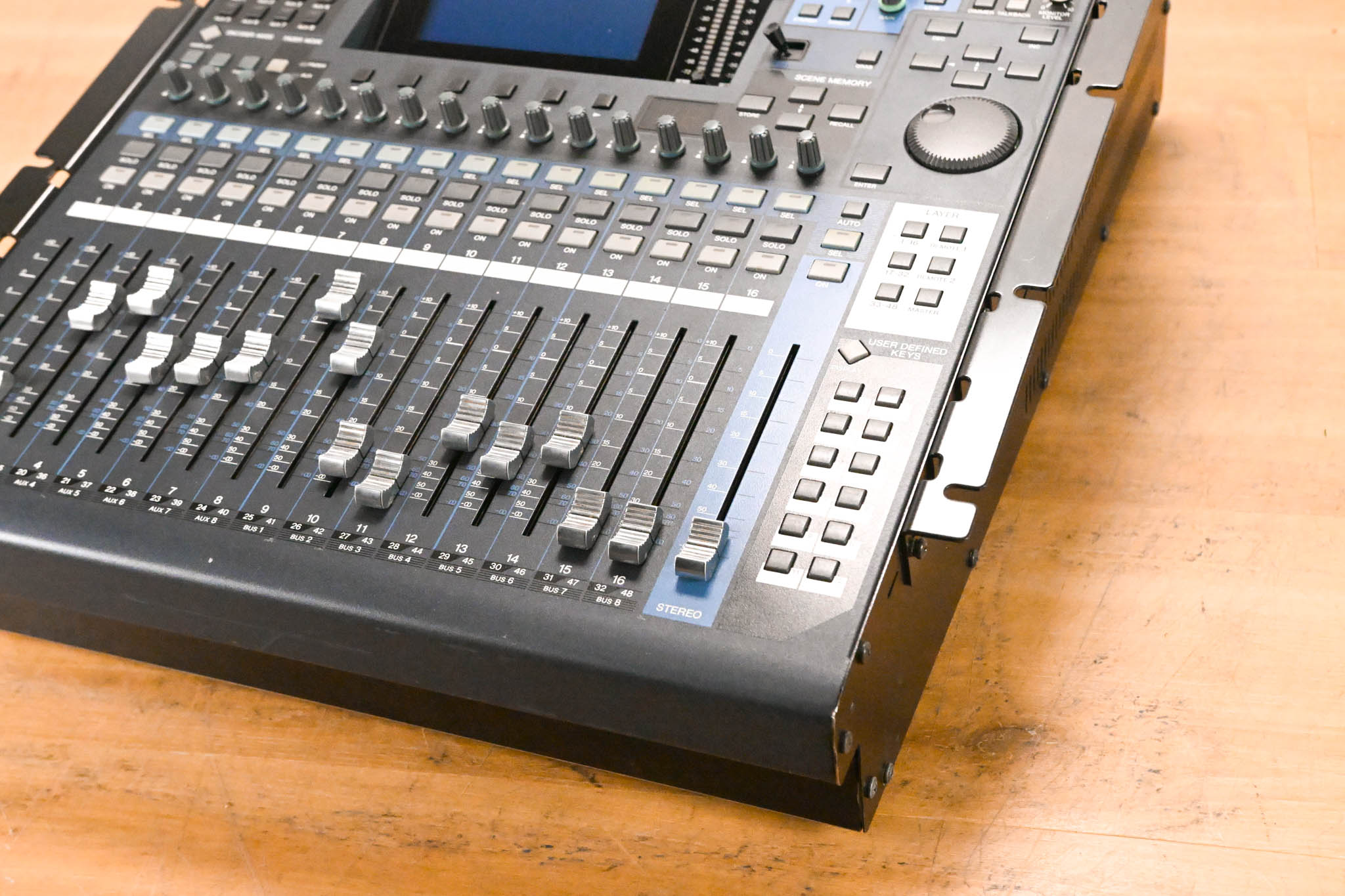 Yamaha DM1000 48-Channel Digital Audio Mixing Console