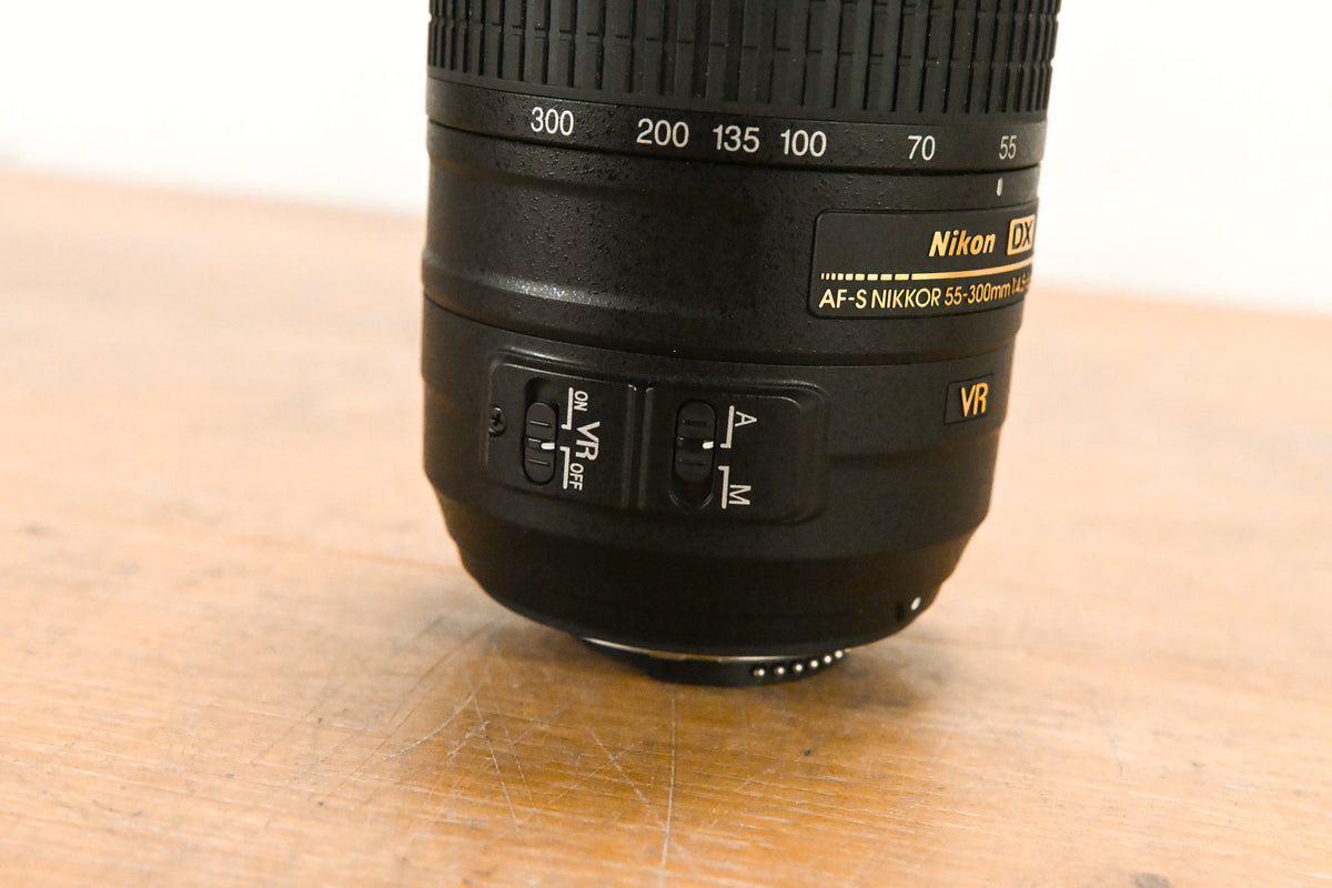 Nikon AF-S DX NIKKOR 55-300mm f/4.5-5.6G ED VR Zoom Lens