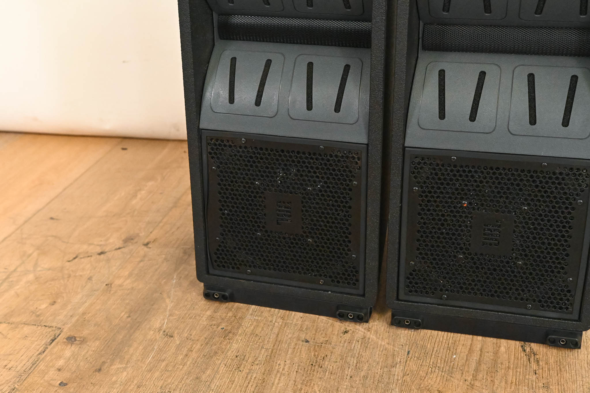 JBL VT4886 Dual 6.5" Passive Compact Line Array Loudspeakers (PAIR)