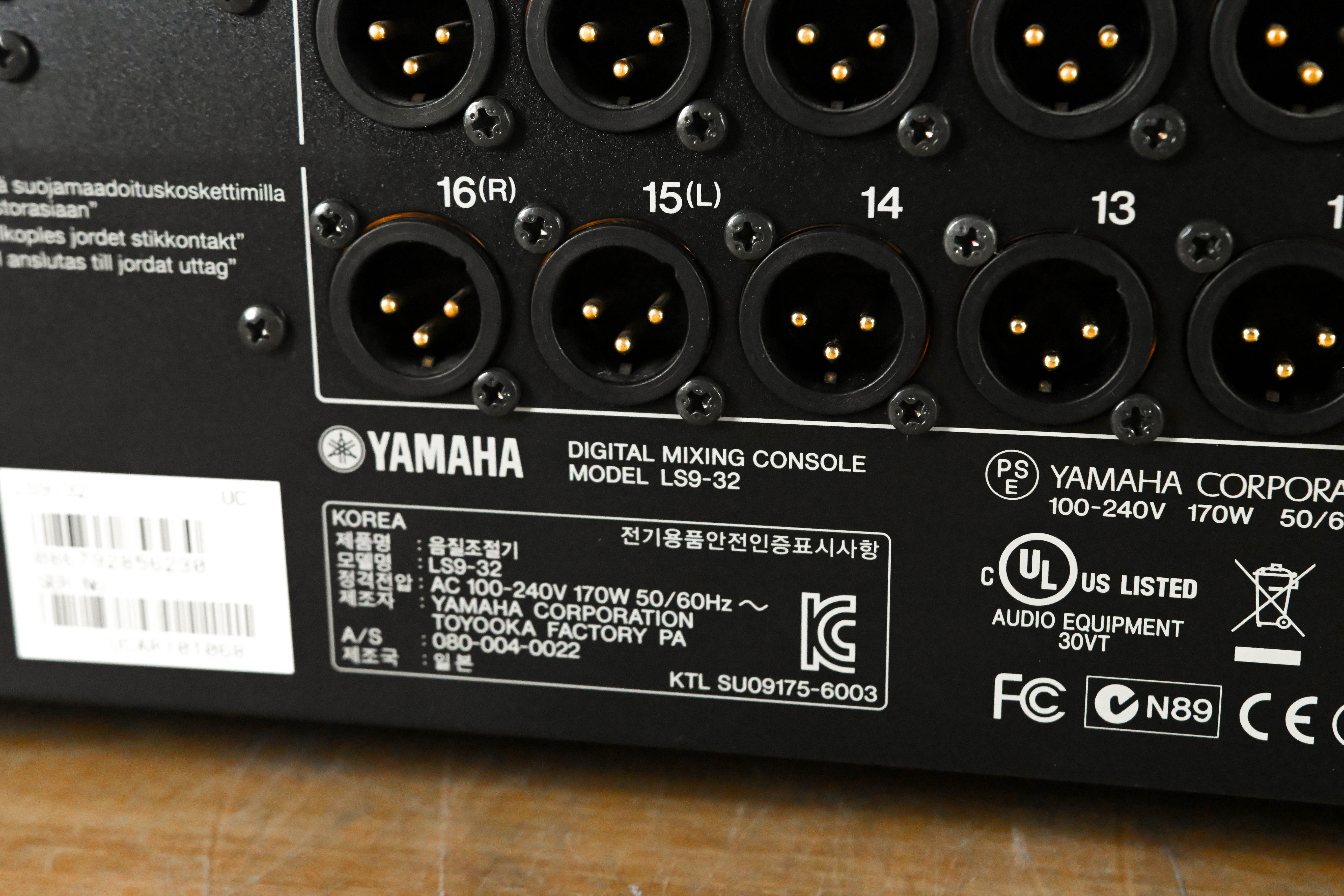 Yamaha LS9-32 32-Input Digital Mixing Console