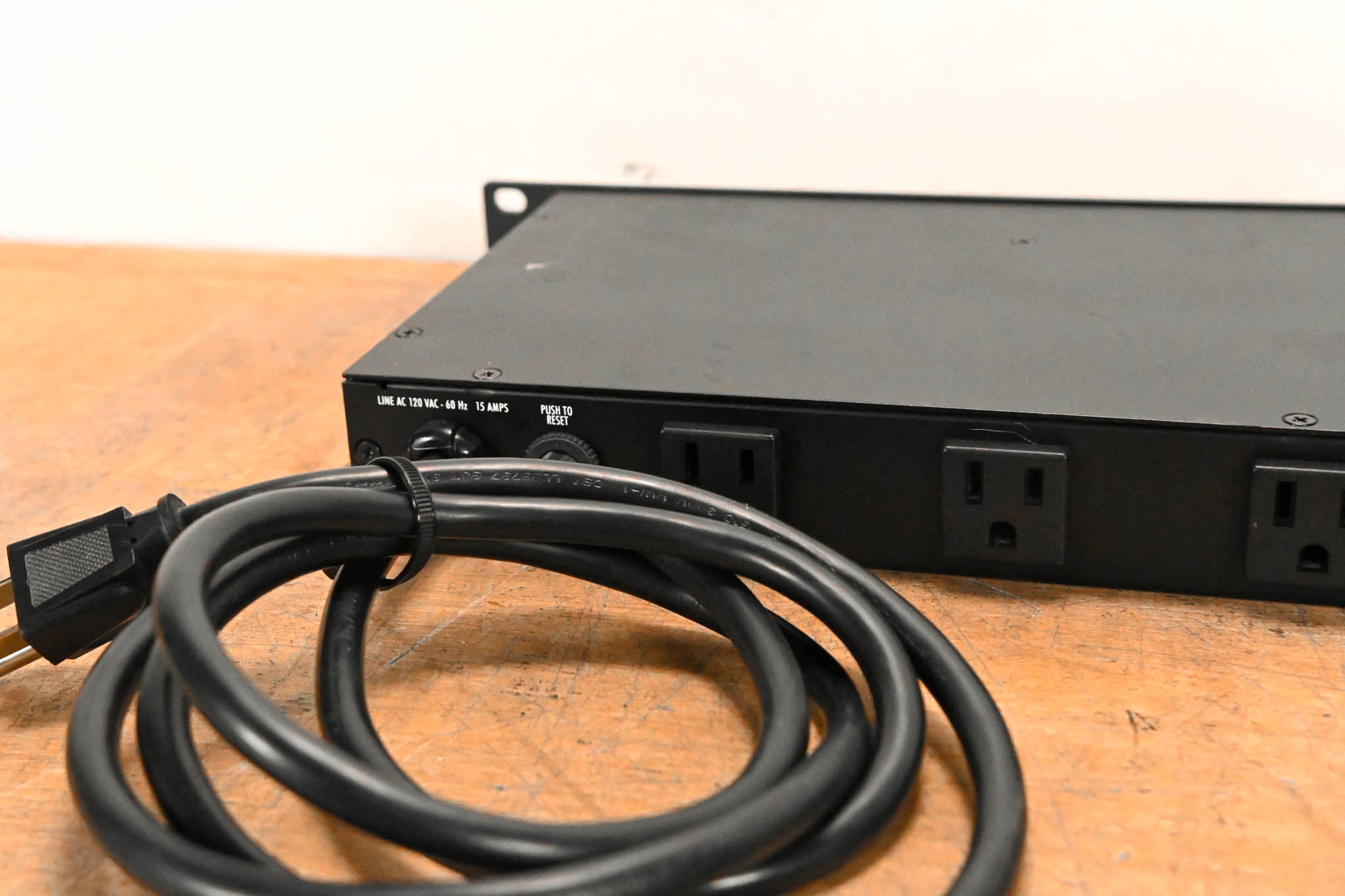 Furman M-8Lx 15A Merit Series Power Conditioner with Lights