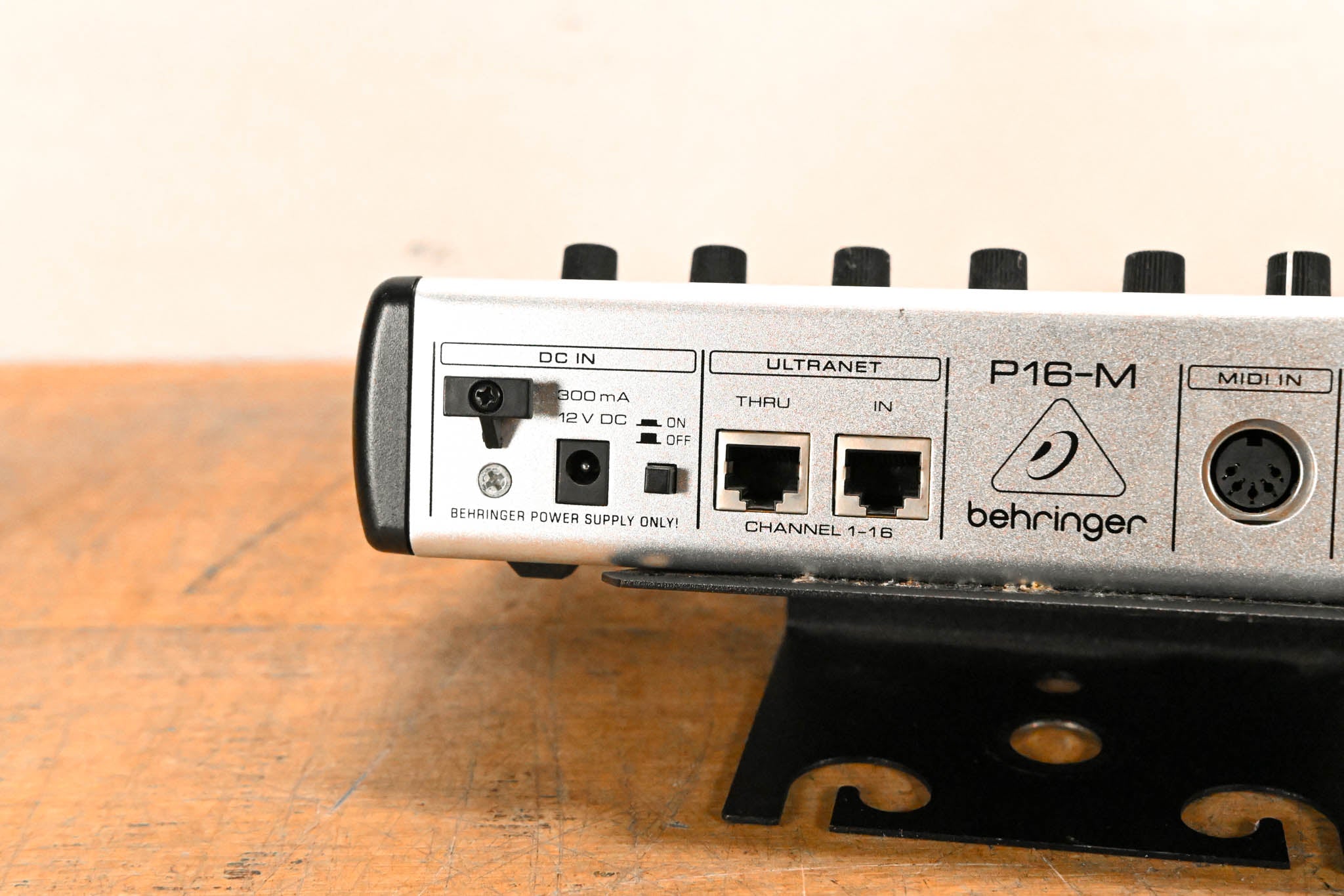 Behringer Powerplay P16-M 16-Channel Digital Personal Mixer