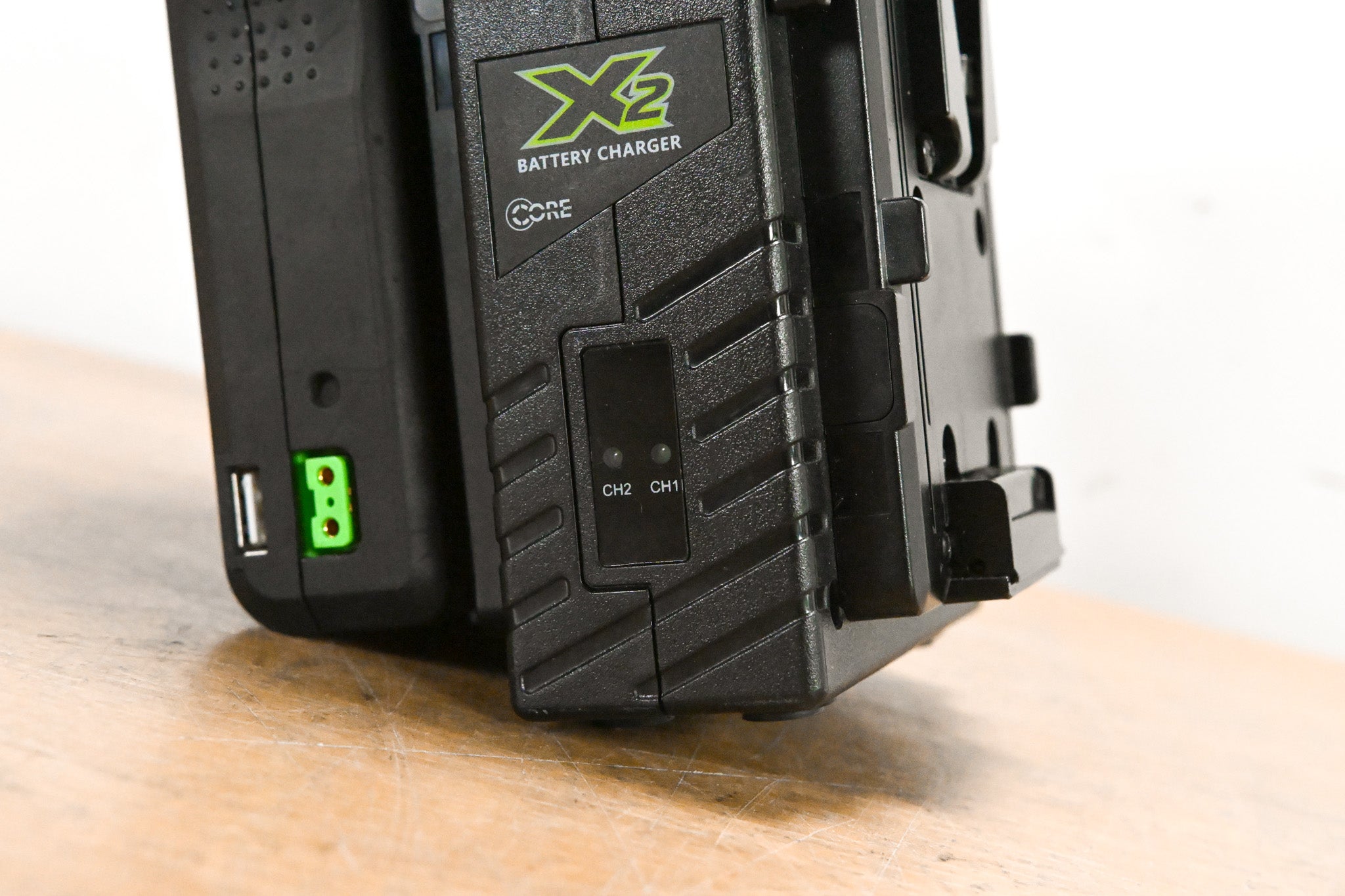 Core SWX GP-X2S Simultaneous Dual V-Mount Charger w/ one Battery