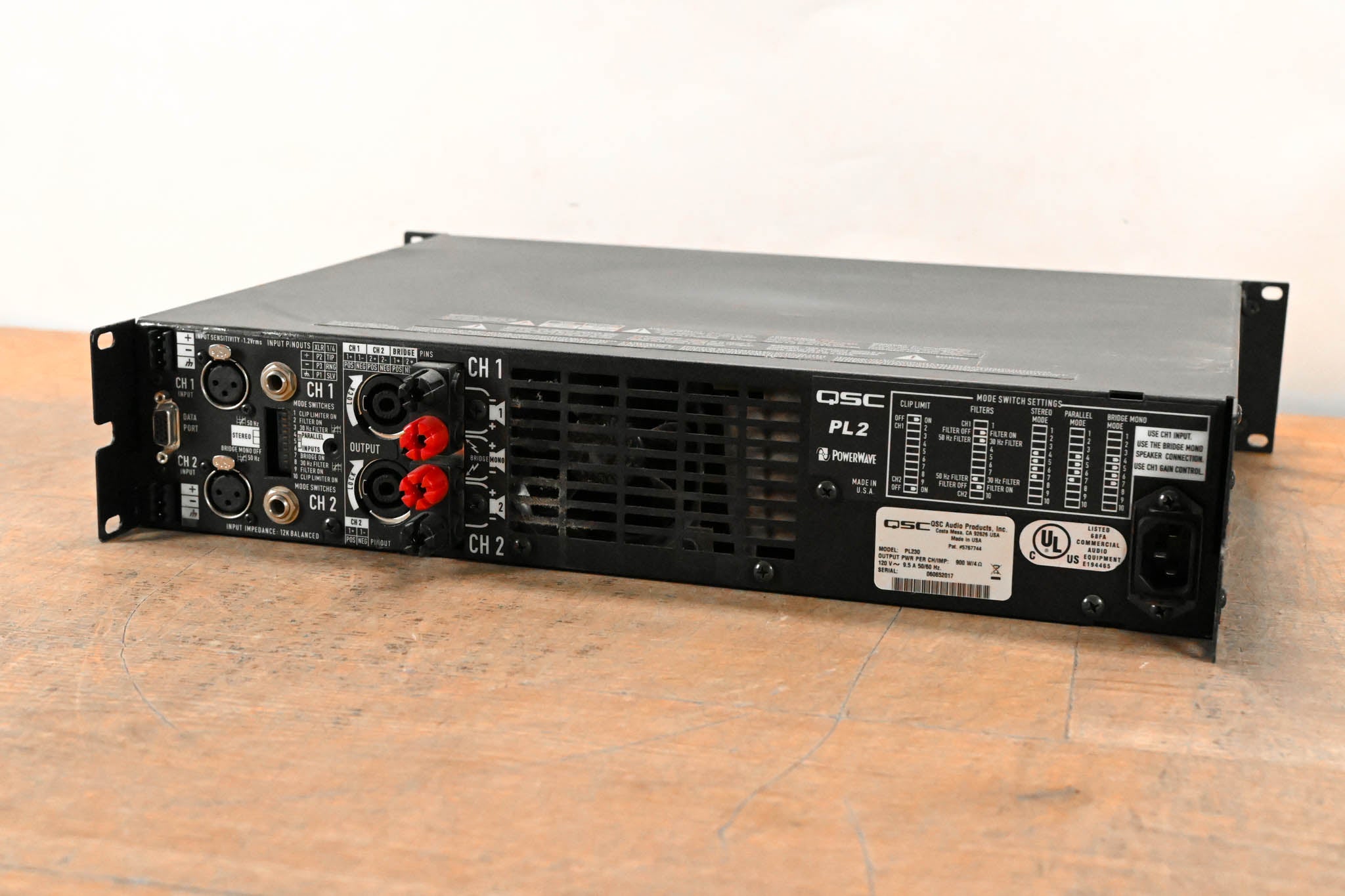 QSC PL230 PowerLight 2 Series 2-Channel 1500W Power Amplifier
