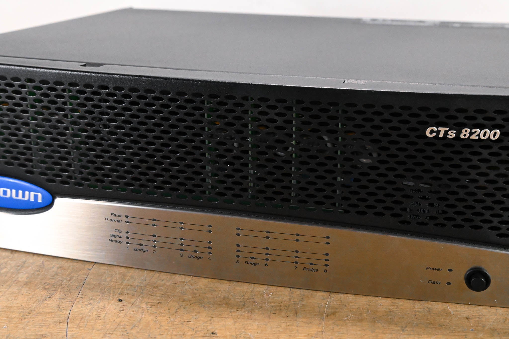 Crown CTs 8200 200W 8-Channel Power Amplifier