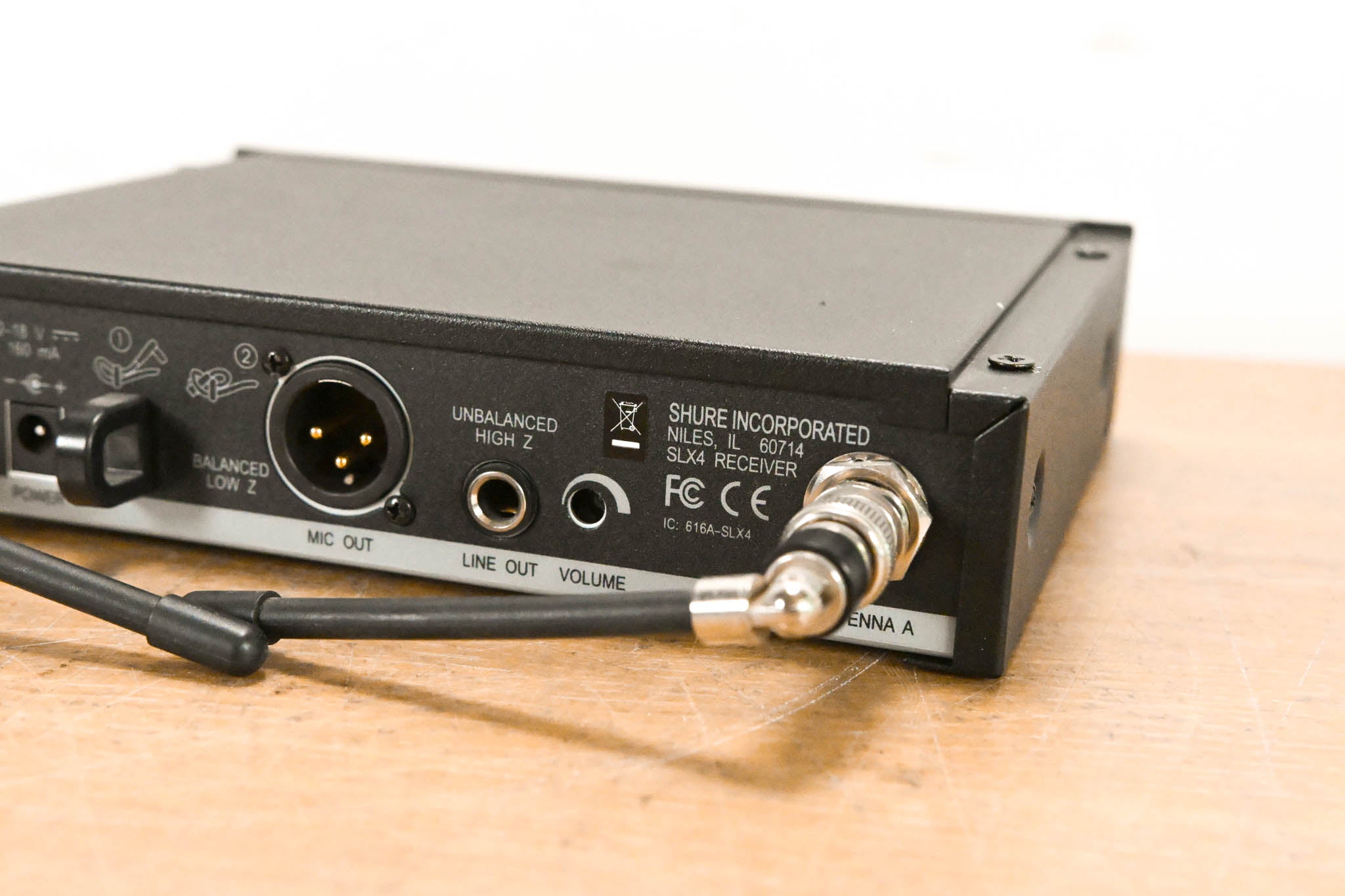 Shure SLX4 Wireless Receiver - H5 Band: 518-542 MHz (NO POWER SUPPLY)