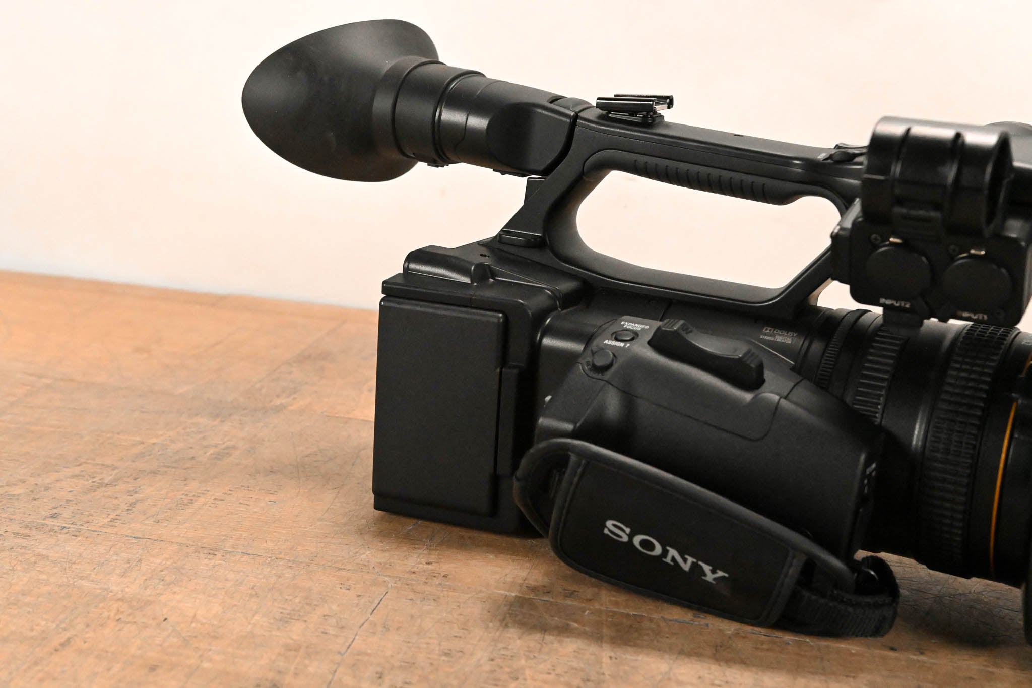 Sony HXR-NX5U NXCAM Professional Camcorder