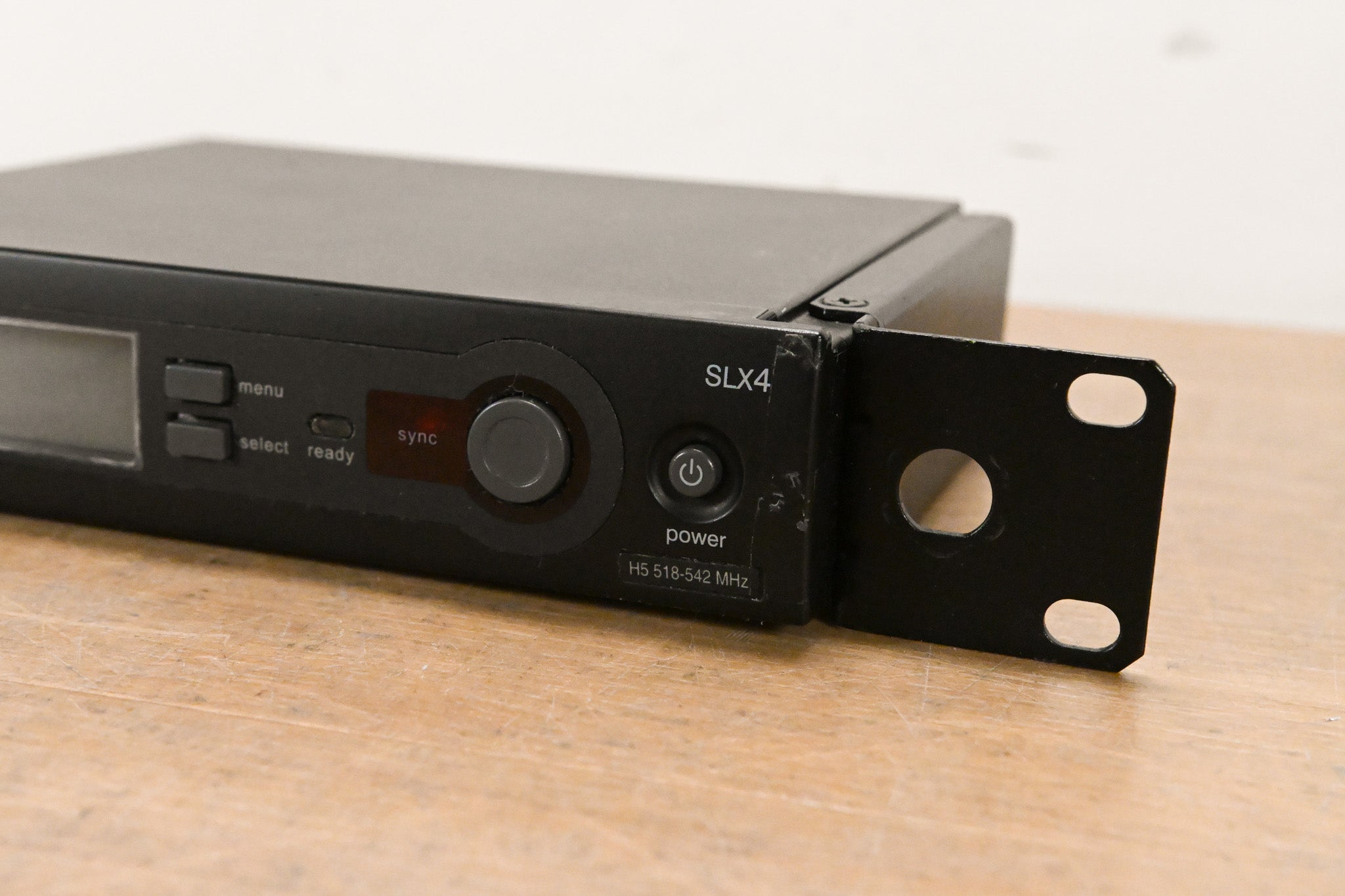 Shure SLX4 Wireless Receiver - H5 Band: 518-542 MHz (NO POWER SUPPLY)