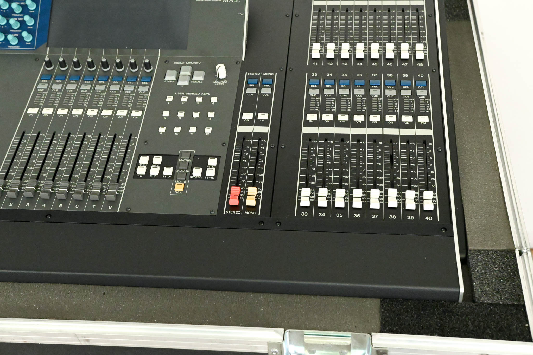 Yamaha M7CL-48 48-Channel Digital Audio Mixing Console with Road Case