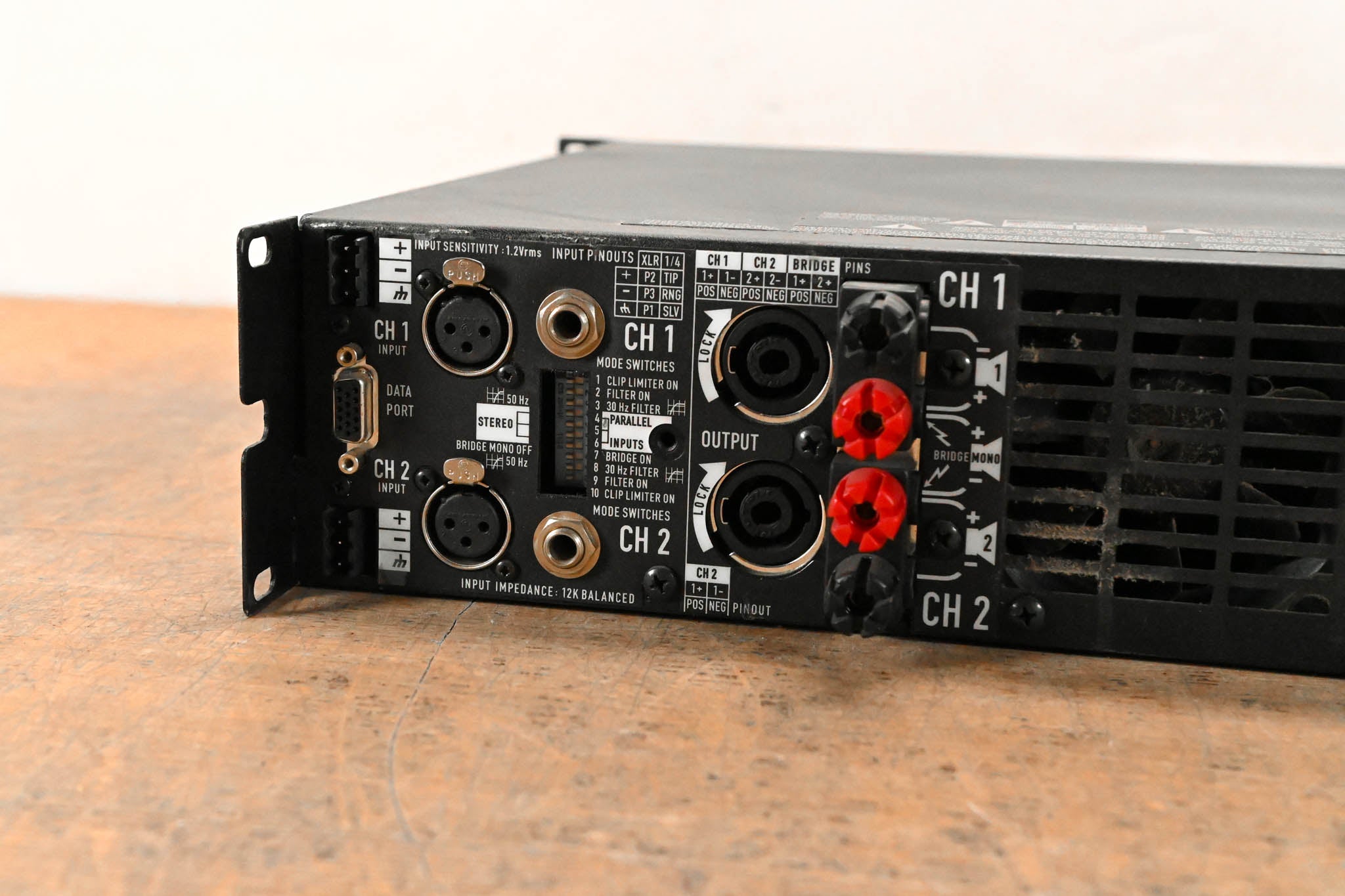 QSC PL230 PowerLight 2 Series 2-Channel 1500W Power Amplifier