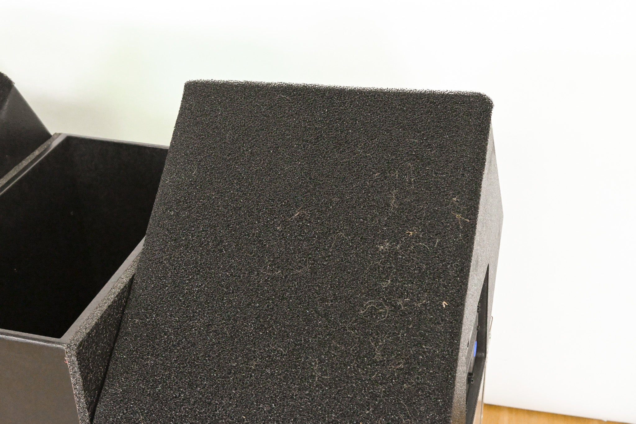 Meyer Sound UM-1P 12" Powered Stage Monitor Speaker (PAIR) w/ Road Case