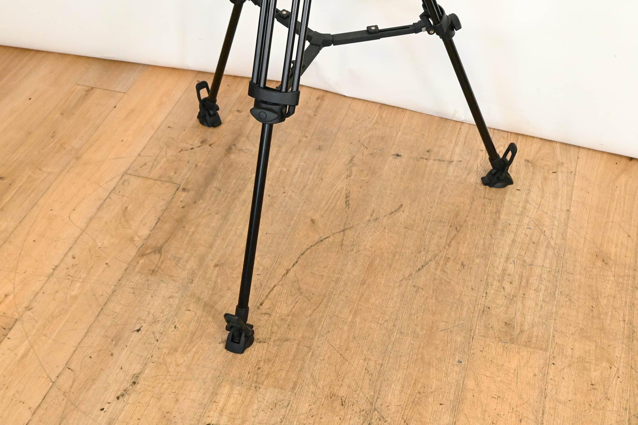 Libec RH45D Fluid Head with RT40RB Tripod Legs and BR-6B Spreader