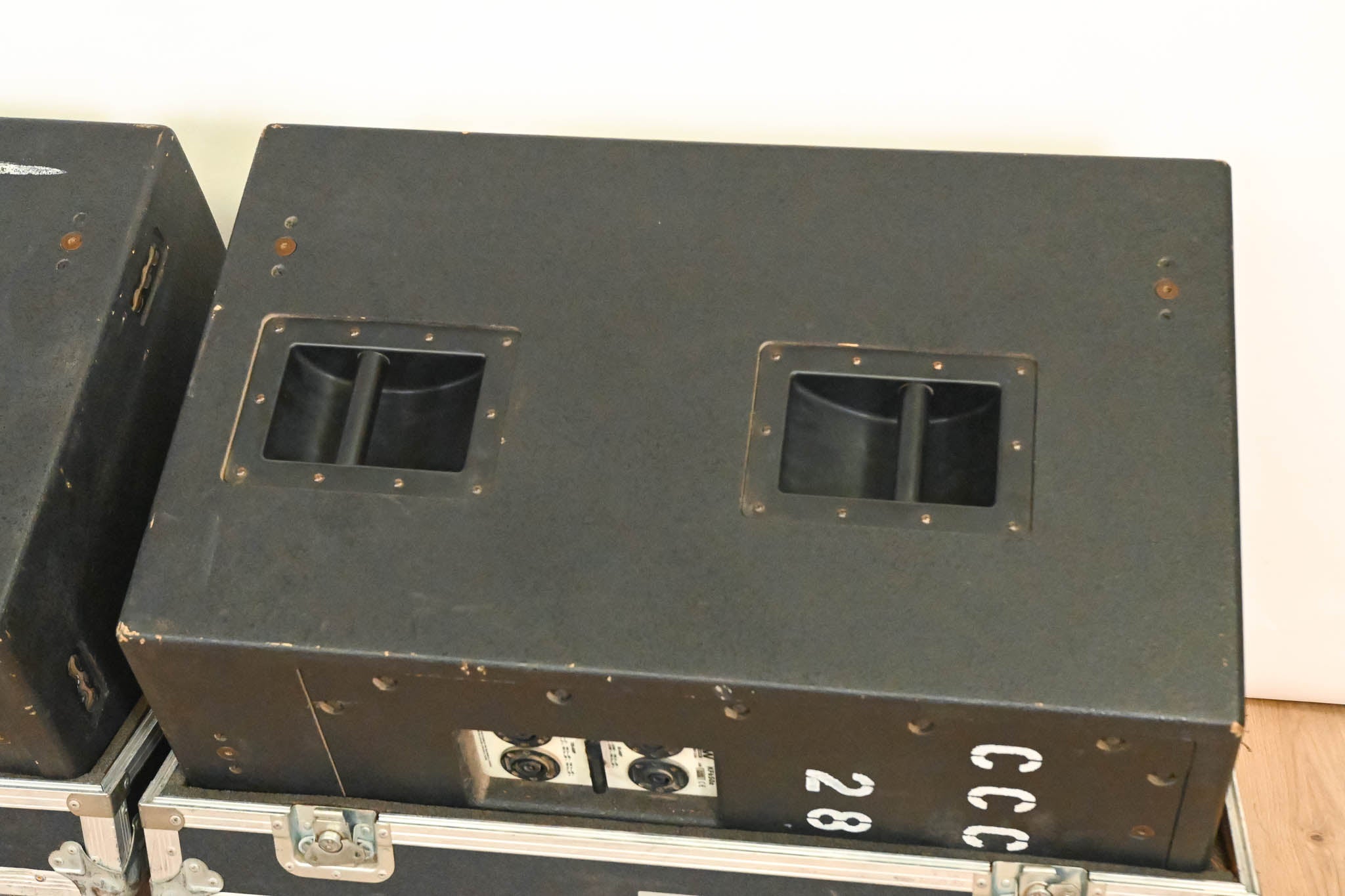 EAW KF650z Virtual Array Full Range Loudspeaker (PAIR) w/ Road Case
