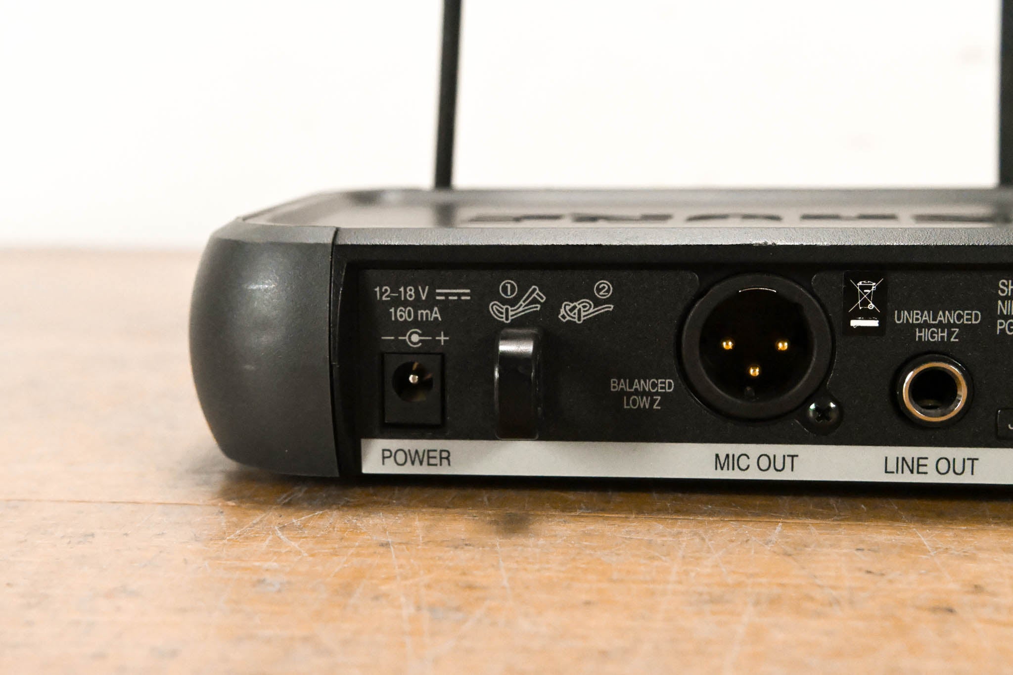 Shure PGX14 Wireless Beltpack System - J6 Band: 572-590 MHz