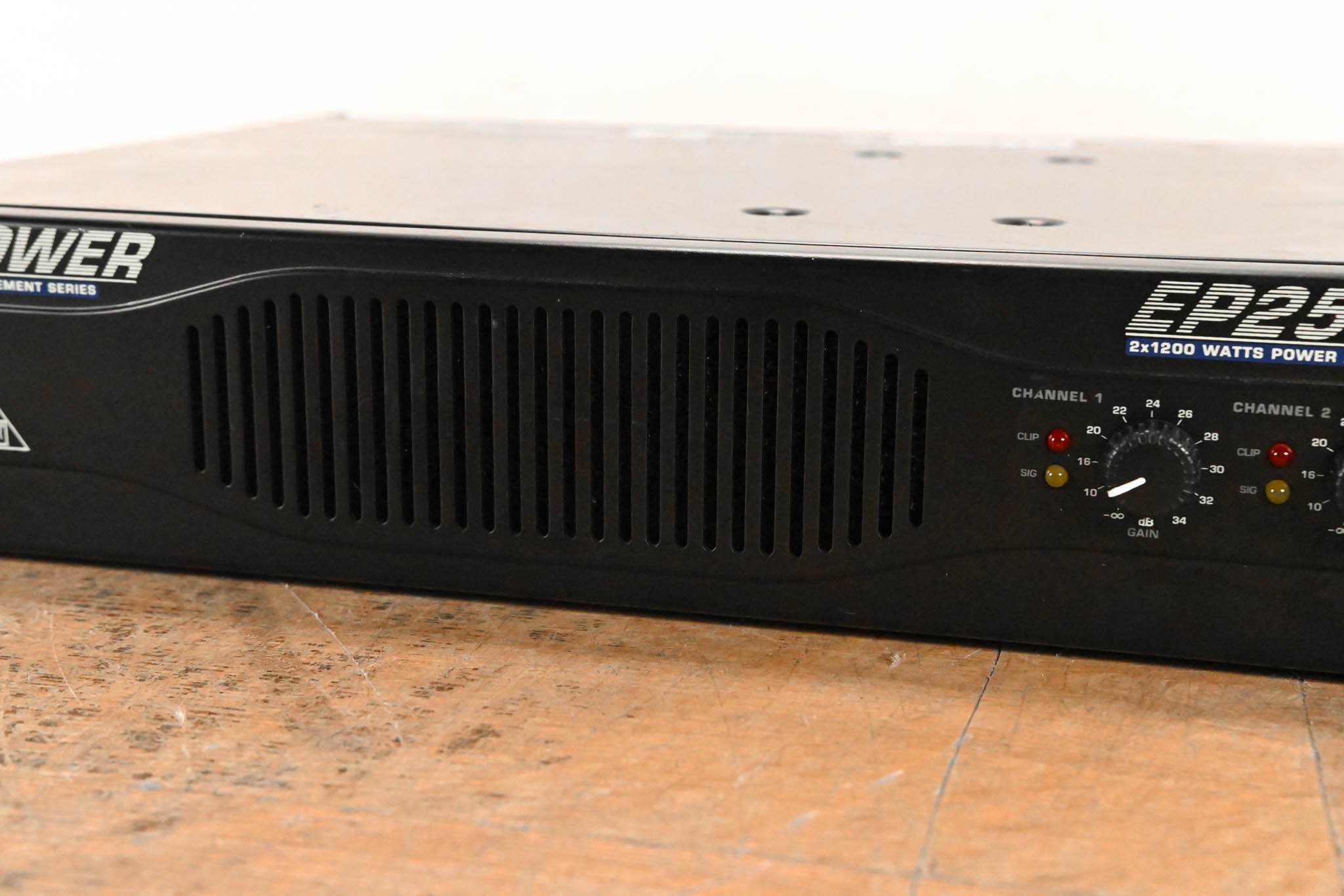 Behringer Europower EP2500 2-Channel Power Amplifier