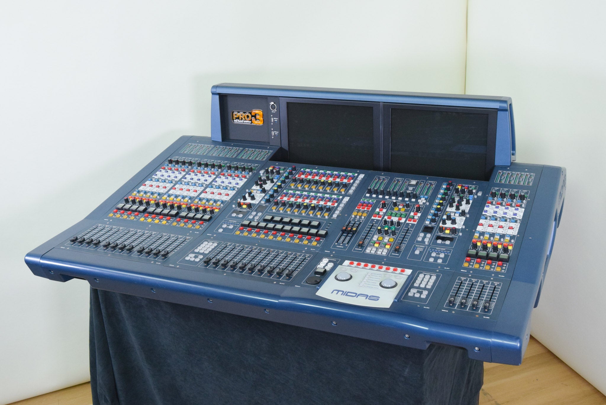Midas PRO3 Live Audio Mixing System