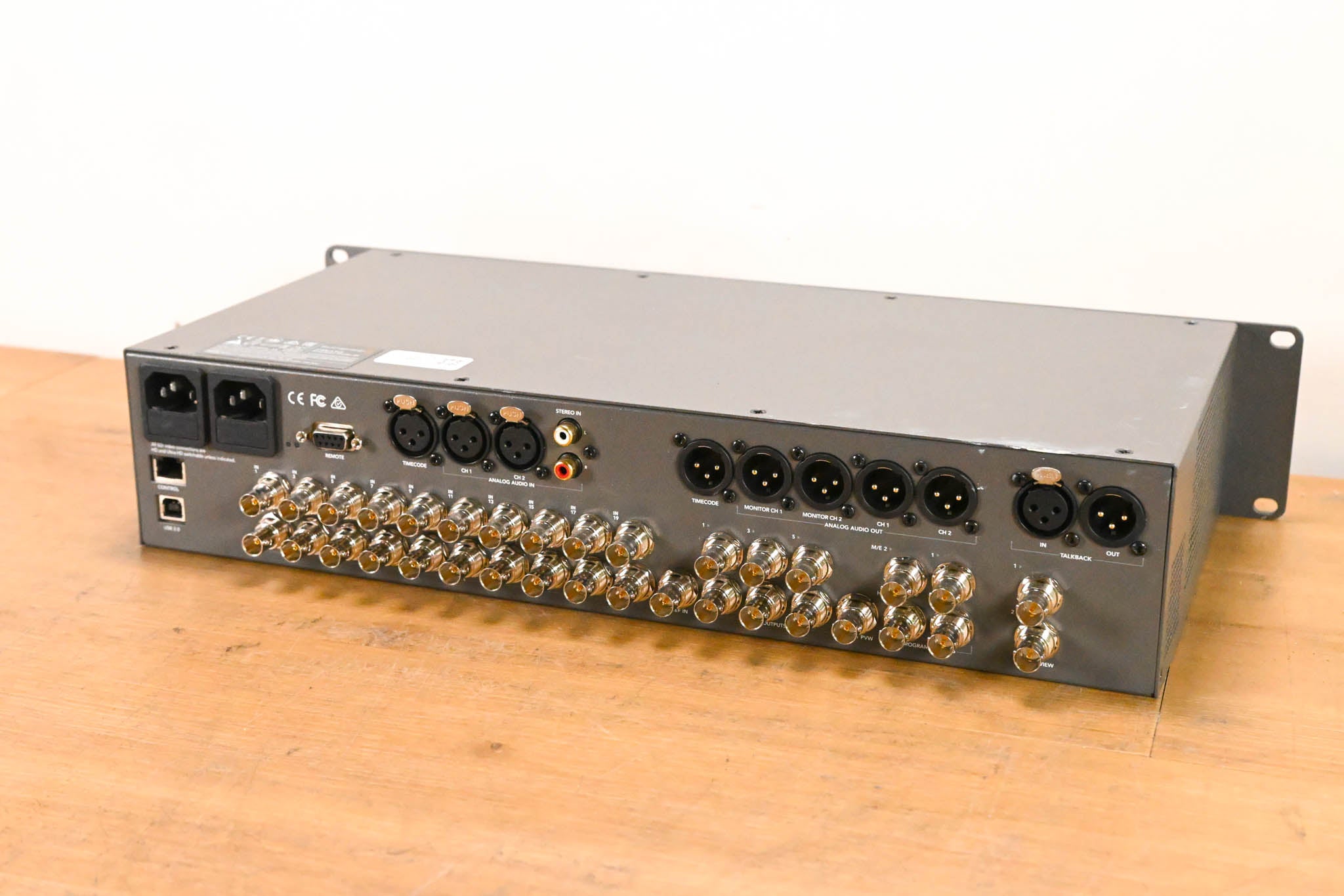 Blackmagic Design ATEM 4 M/E Broadcast Studio 4K
