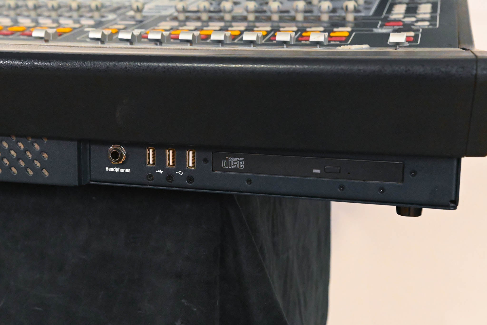 AVID VENUE SC48 Digital Audio Mixing Console