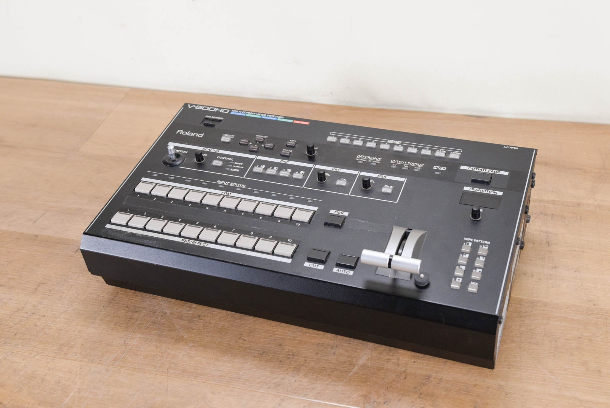 Roland V-800HD Multi-Format  Video Switcher