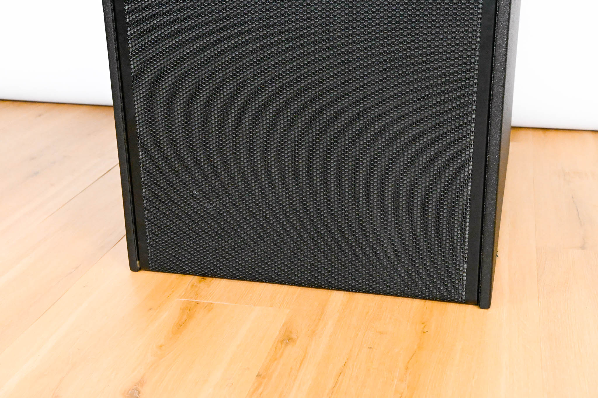 Electro-Voice (EV) EVA-2151D Dual 15" Passive Line Array Subwoofer