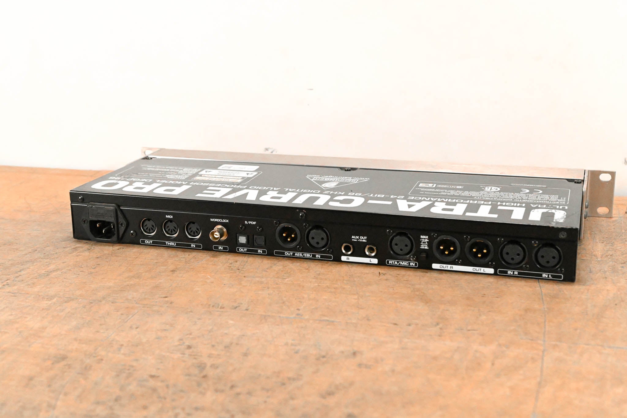 Behringer Ultracurve Pro DEQ2496 Equalizer and Mastering Processor