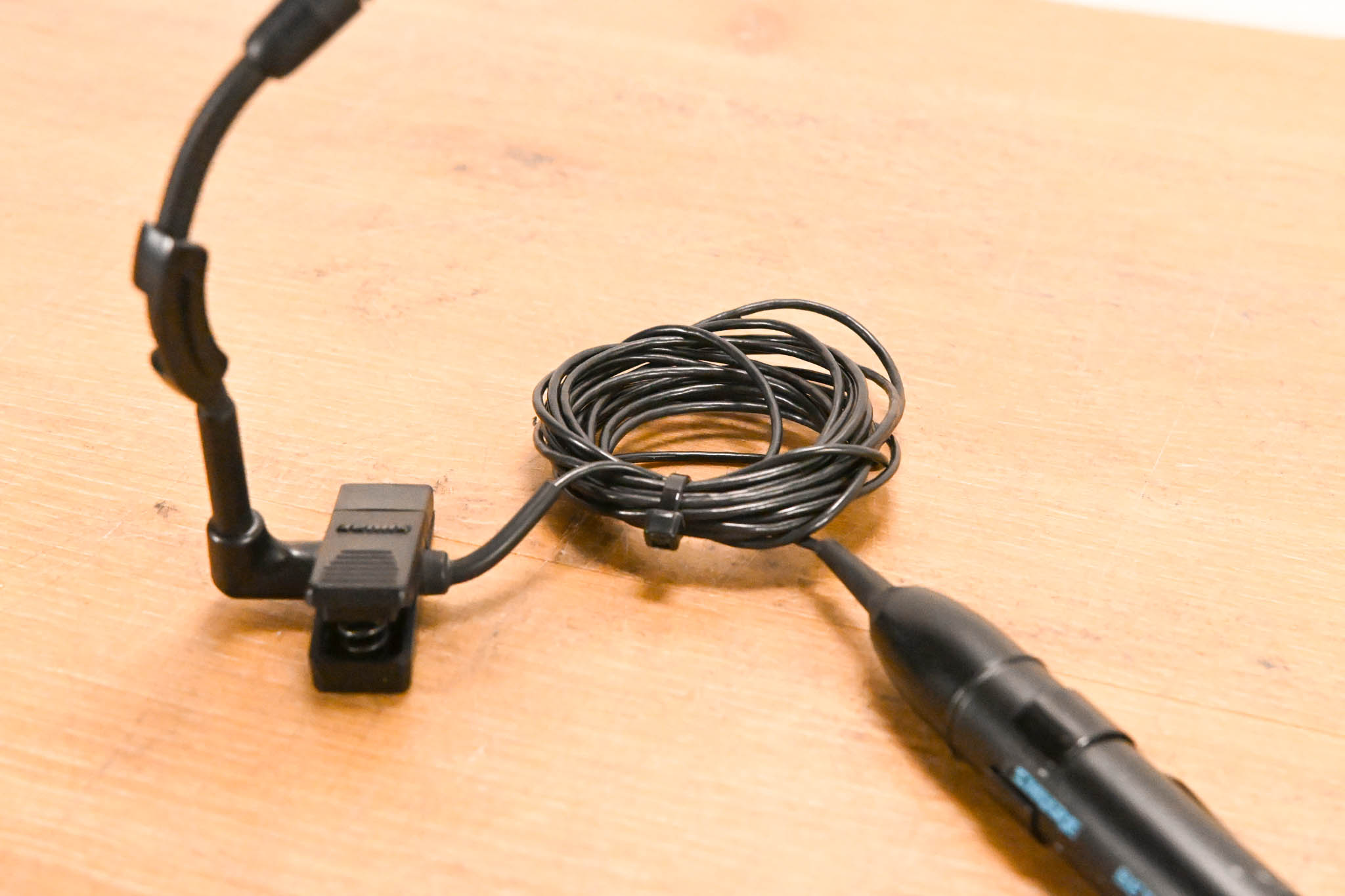 Shure Beta 98H/C Miniature Cardioid Condenser Instrument Microphone