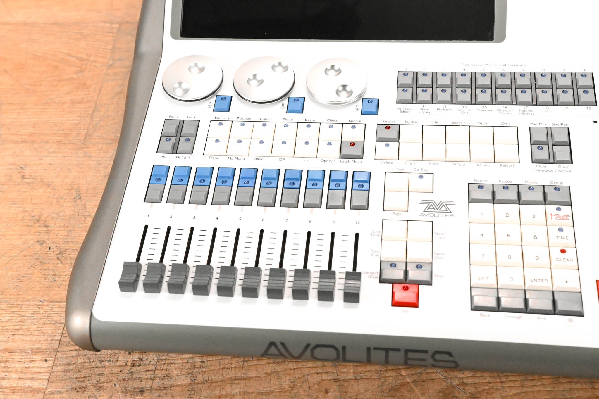 Avolites Quartz Lighting Control Console