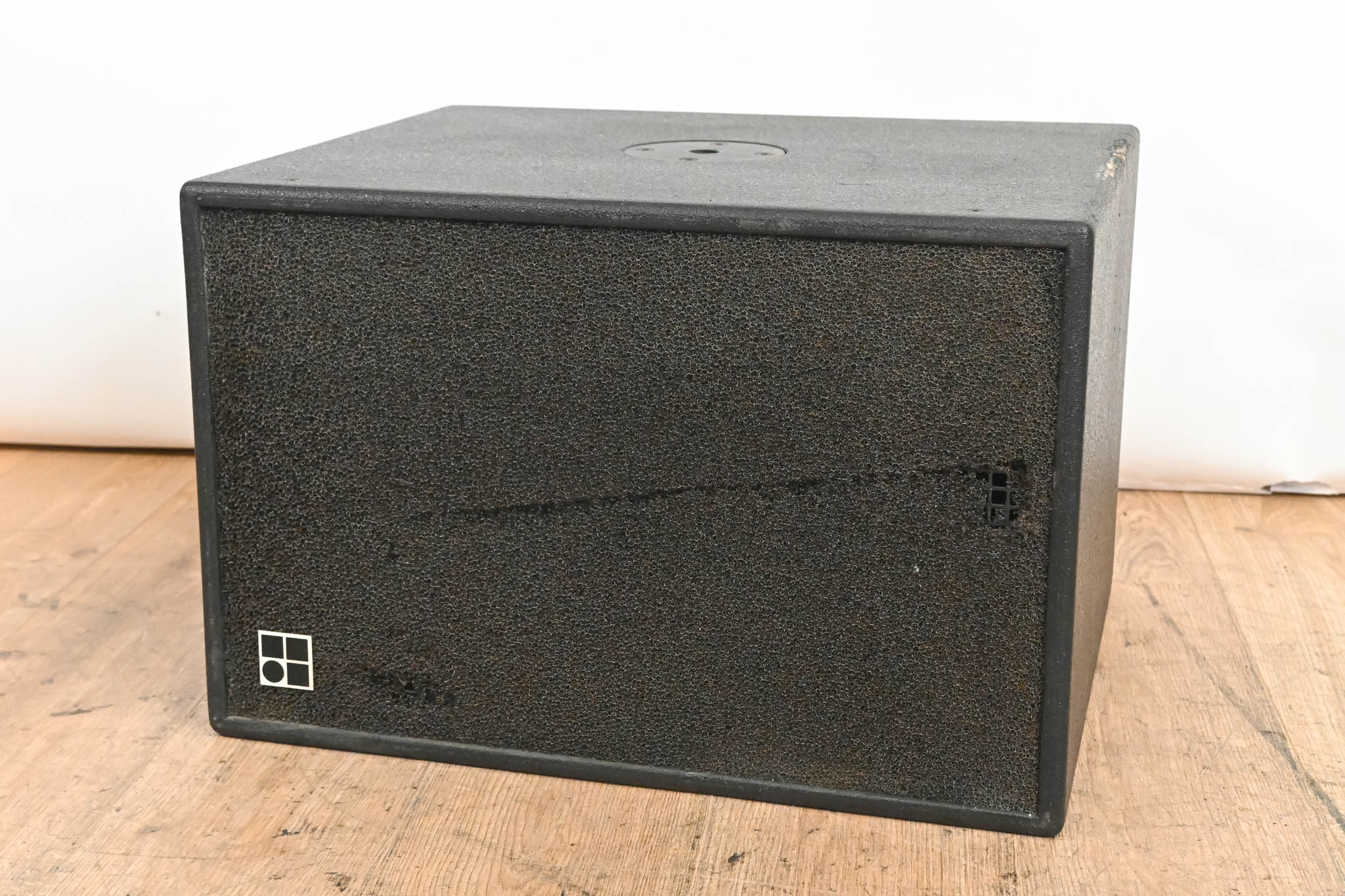 d&b audiotechnik E12-SUB Compact Bass-Reflex Subwoofer