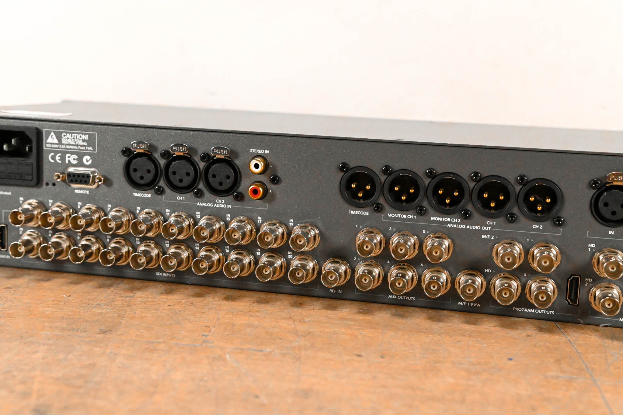 Blackmagic Design ATEM 2 M/E Production Studio 4K