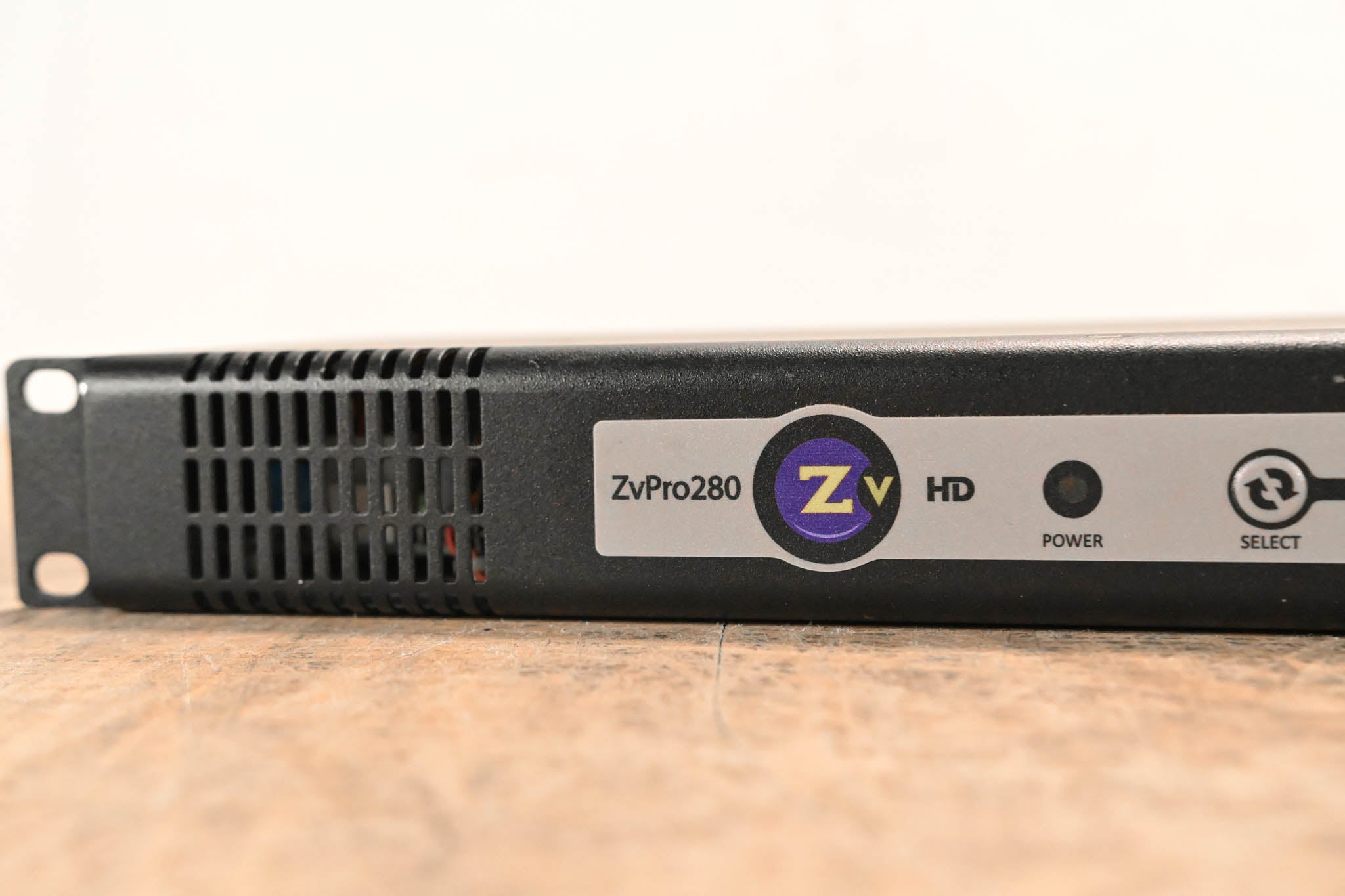 ZeeVee ZvPro 280 MPEG-2 Encoder Modulator