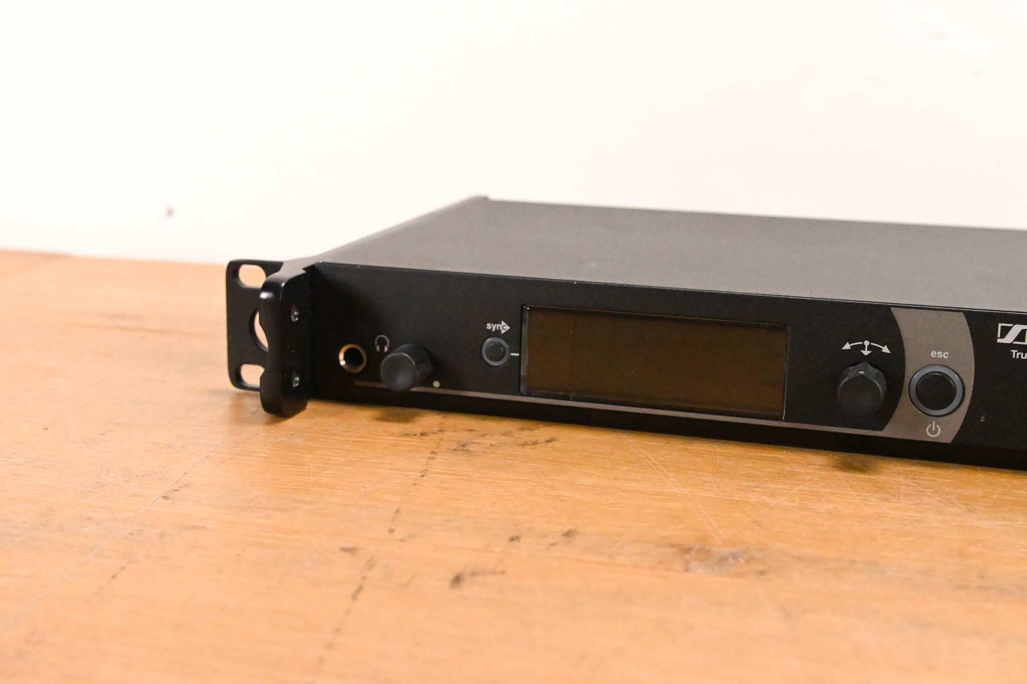 Sennheiser EM 2050 Dual-Channel Wireless Receiver Aw Range: 516-558 MHz