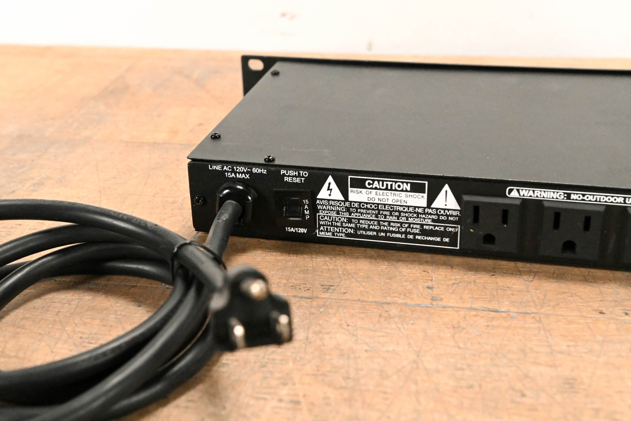 Furman M-8 8-Outlet Power Conditioner