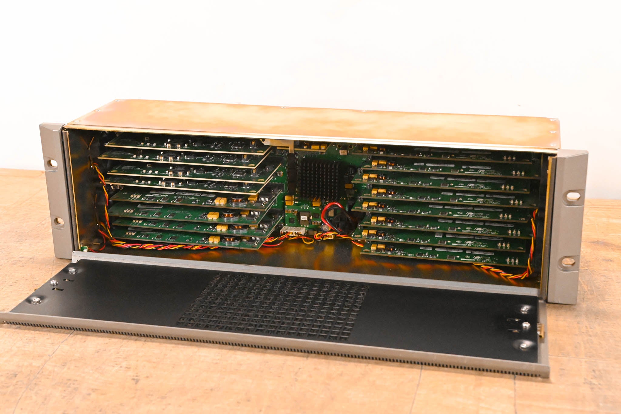 Ross NK-3G72 Scalable 72 x 72 3G/HD/SD Multi-Definition SDI Router